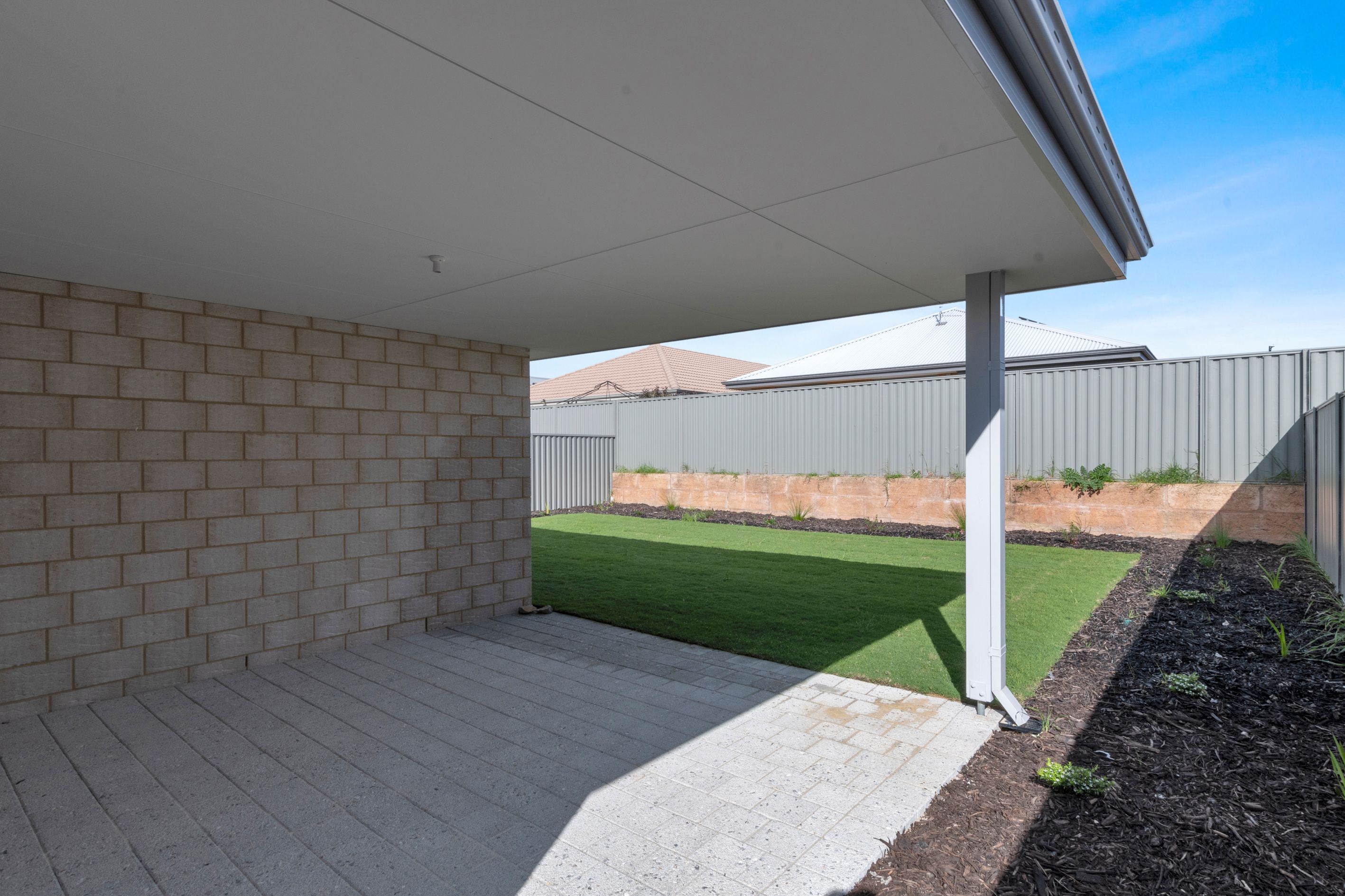 16 Sase Frontage — photo 17 of 18