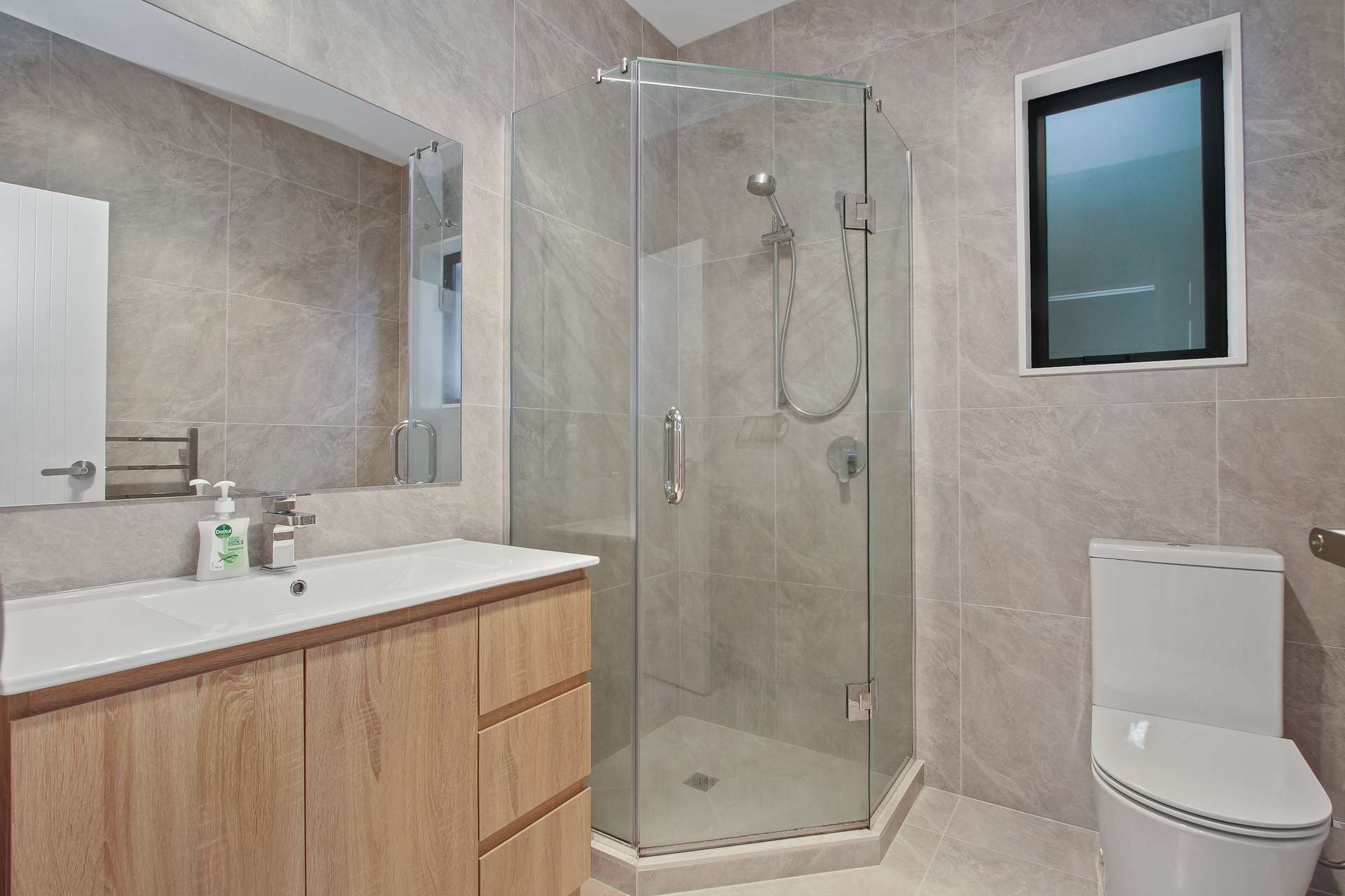 118D Mount Smart Road photo 16