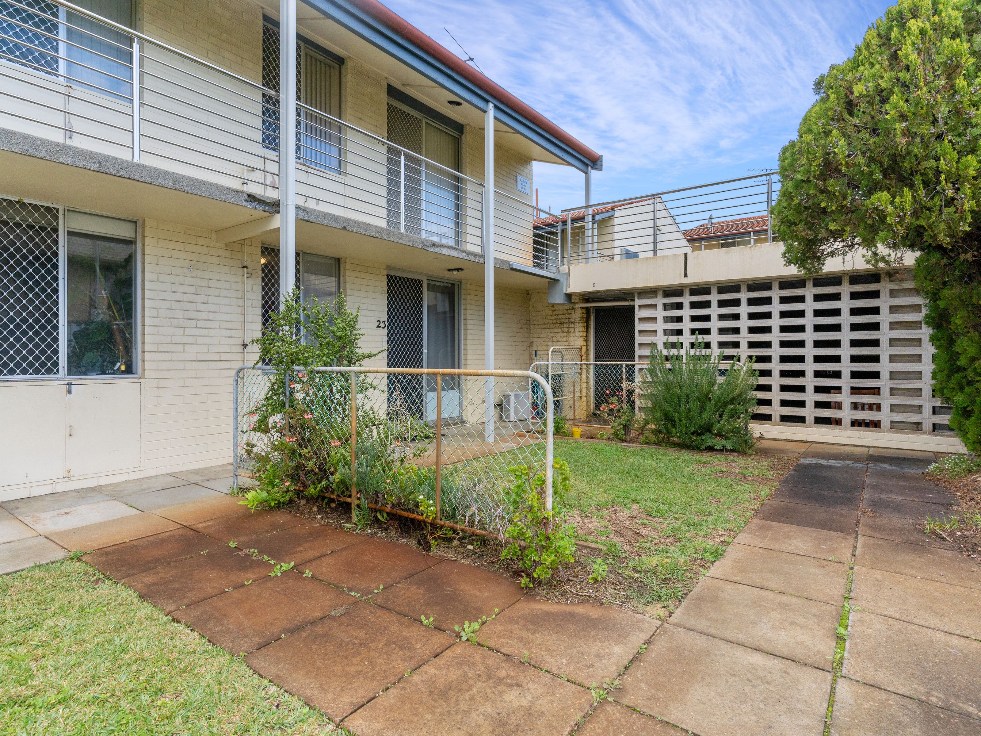23/19 BLACKWOOD Avenue — photo 11 of 12