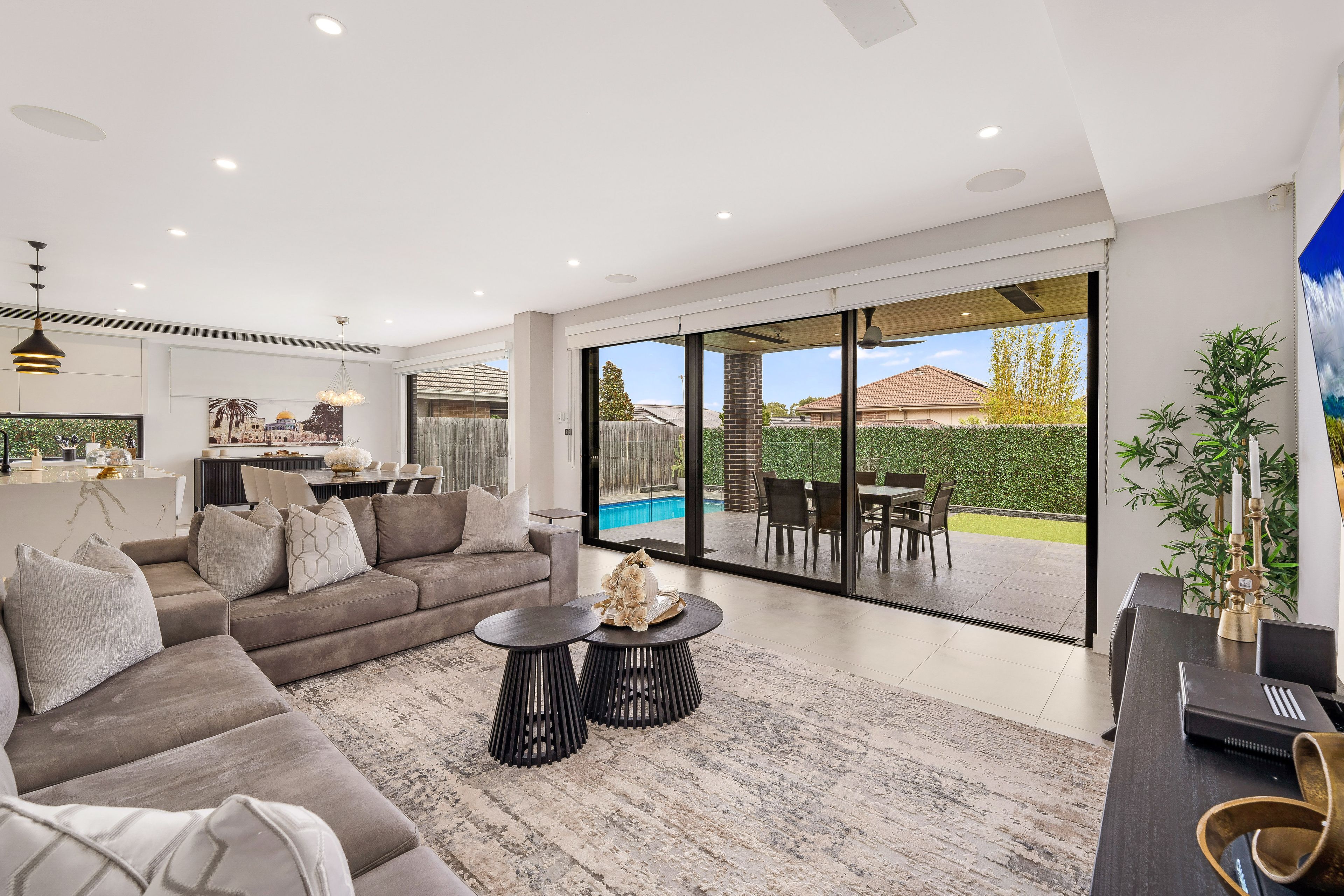 21 Rowe Drive, Potts Hill, NSW 2143