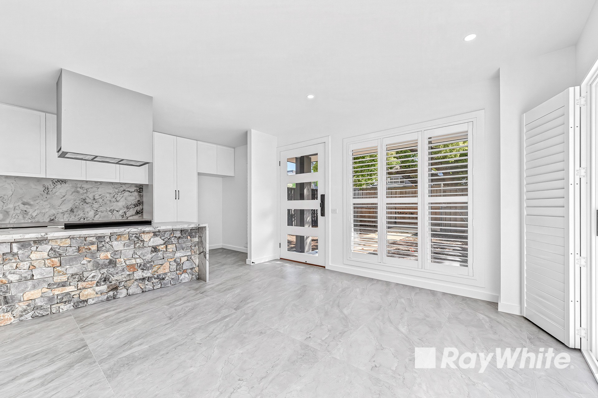 1/5 Laurel Avenue, Doveton, VIC 3177