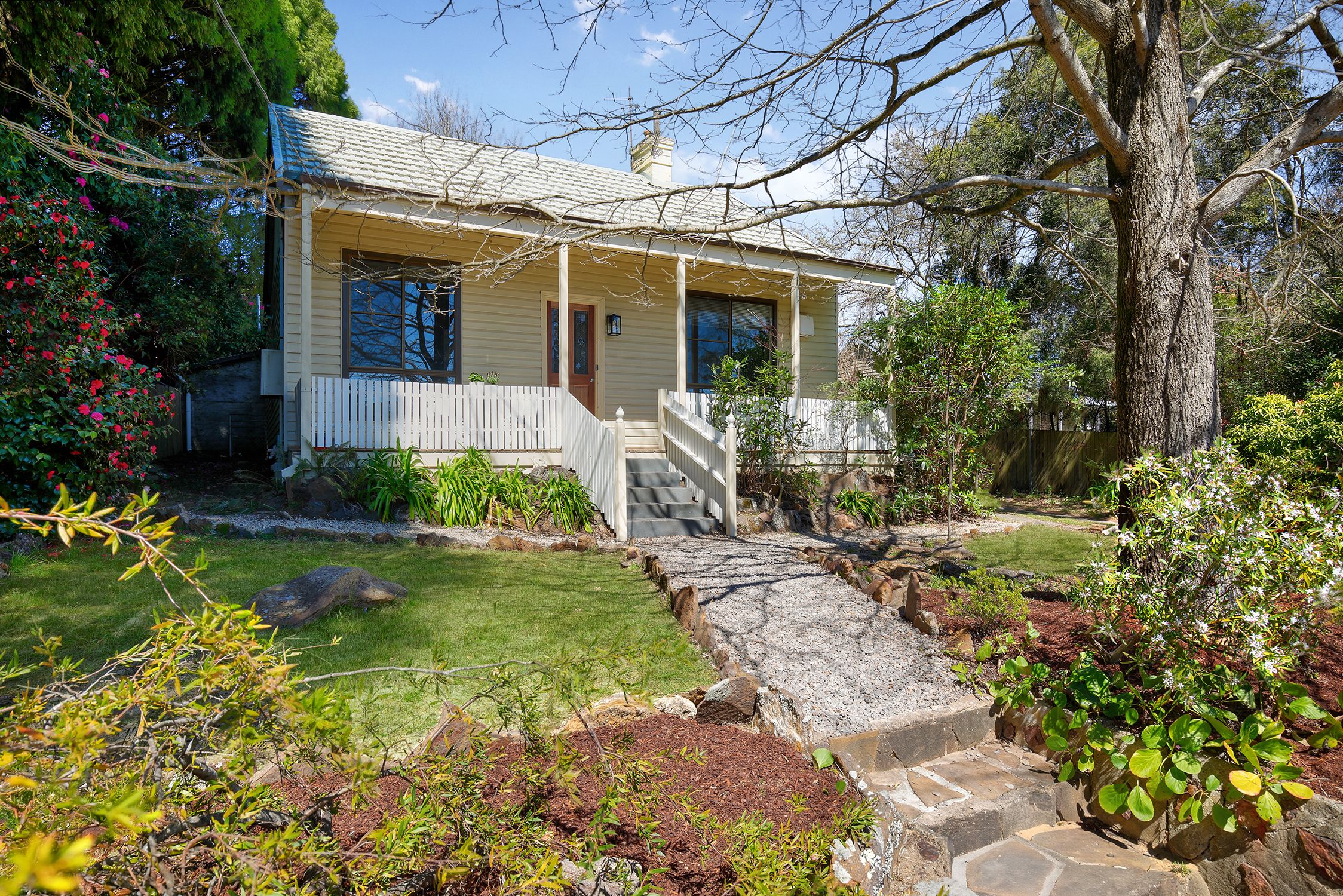 53 Leichhardt Street — photo from Ray White Upper Blue Mountains