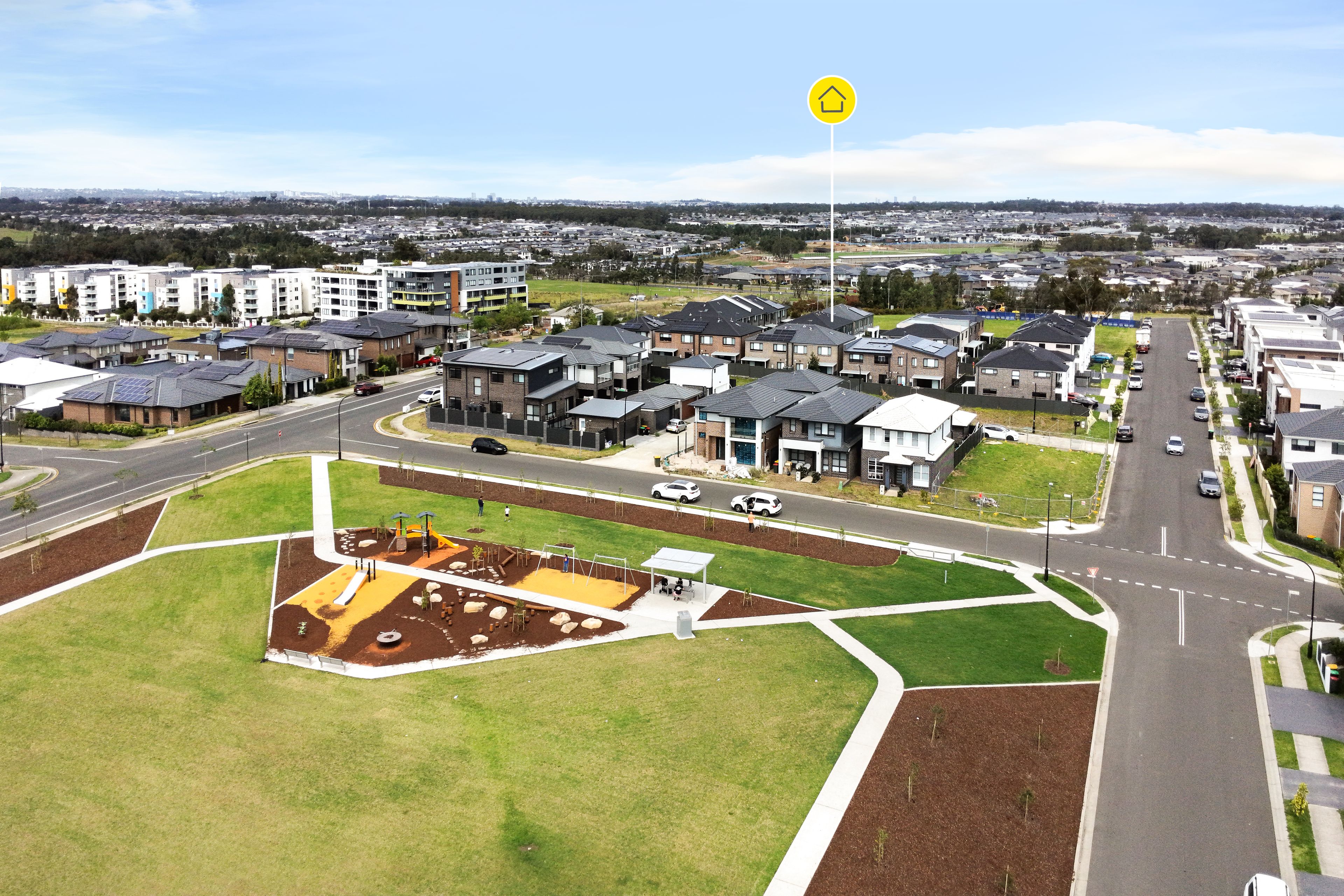 A Stylish Family Retreat Within 2 Minutes Walking Distance to Yarra Park Playground | Within Schofields Public School Catchment! — photo 4 of 17