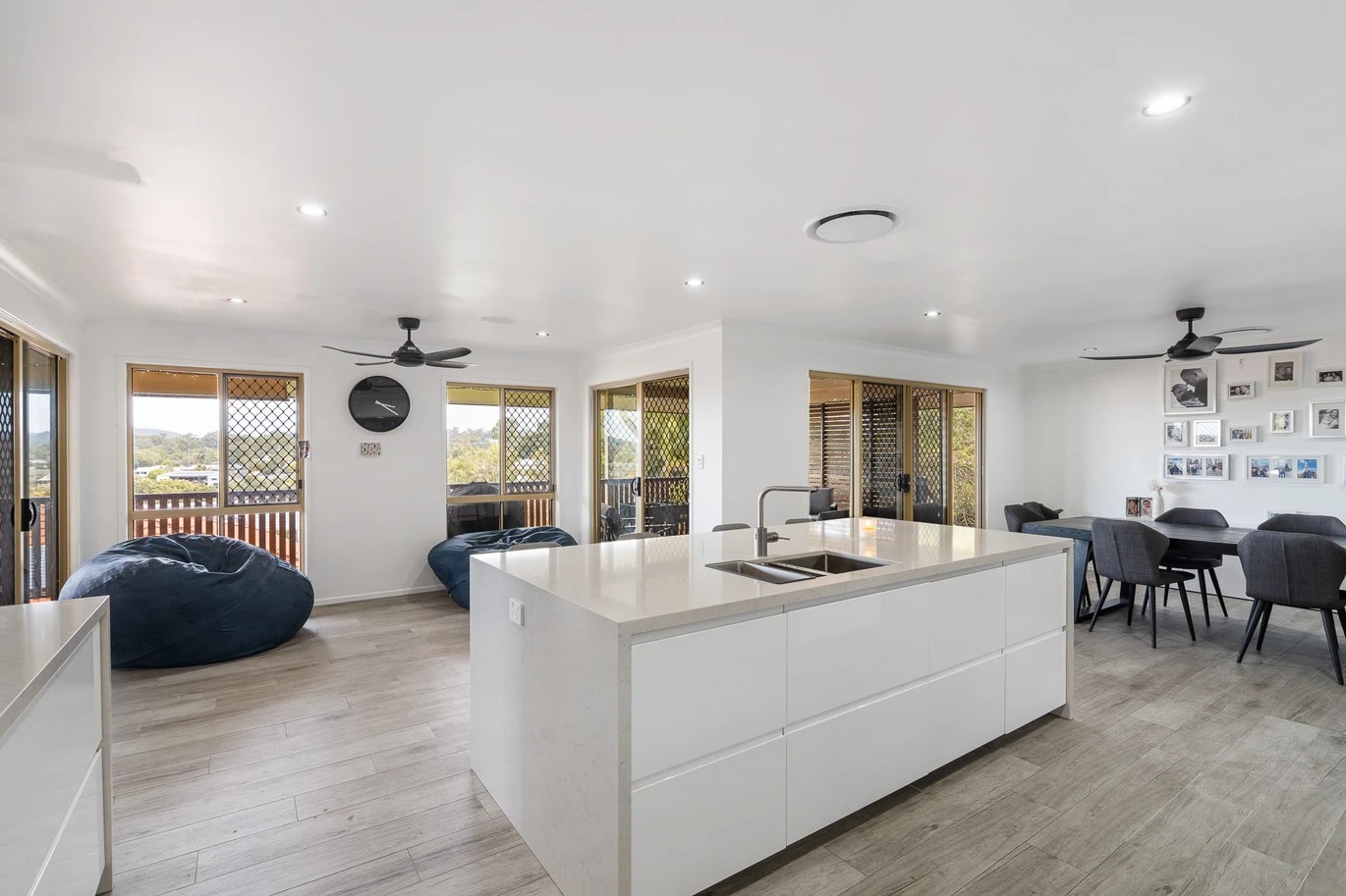 60 Reginald Avenue, Arana Hills, QLD 4054