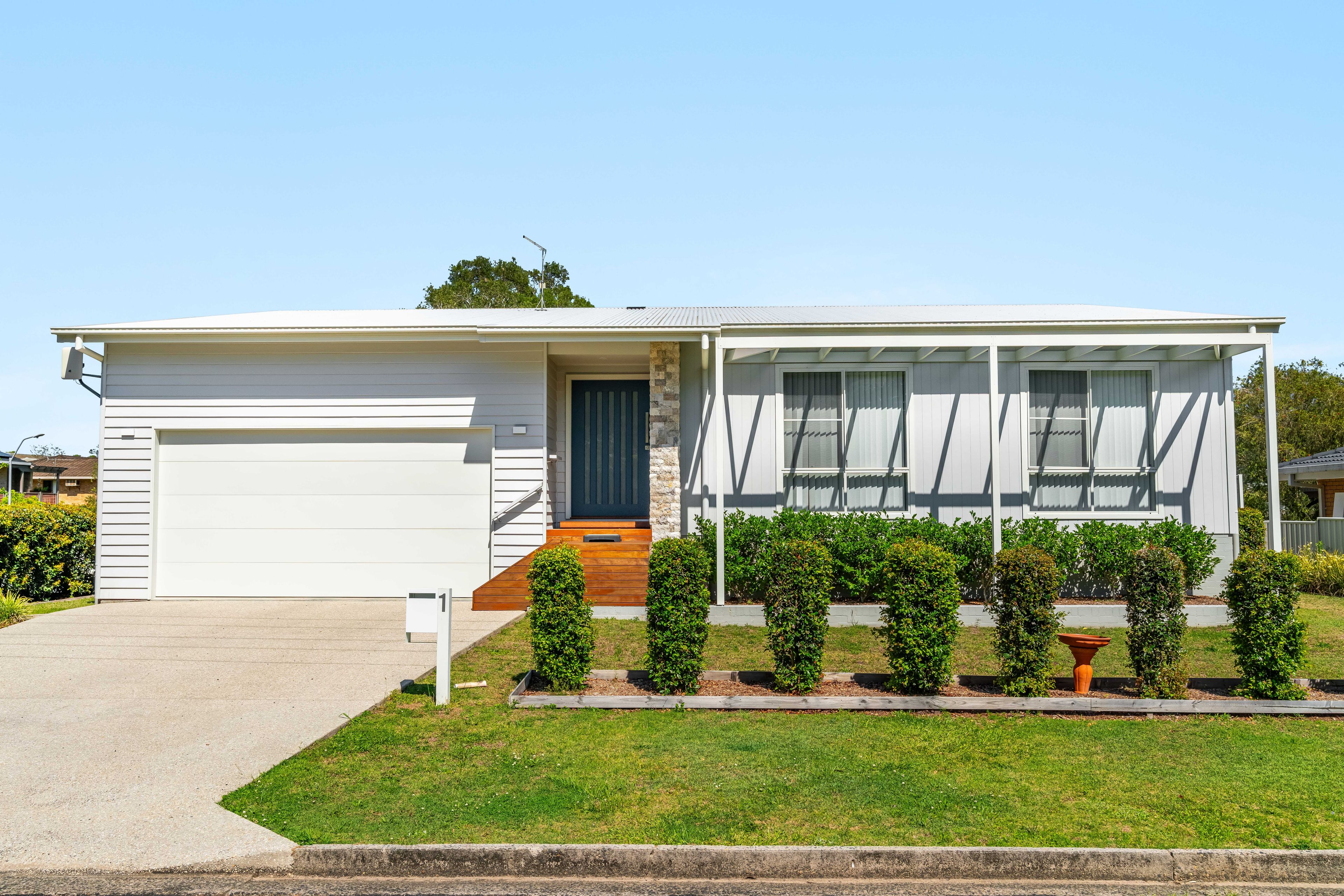 1 Iona Close — photo from Ray White Maclean
