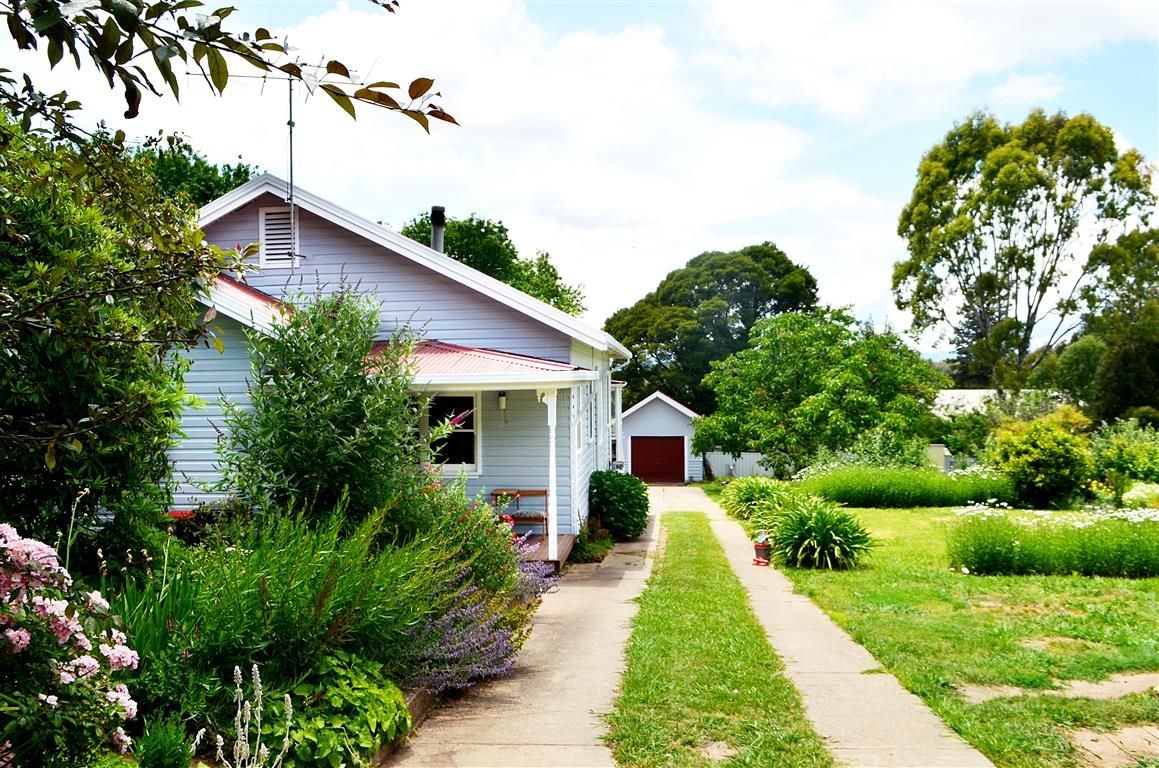 15 Nellis Street, Batlow, NSW 2730