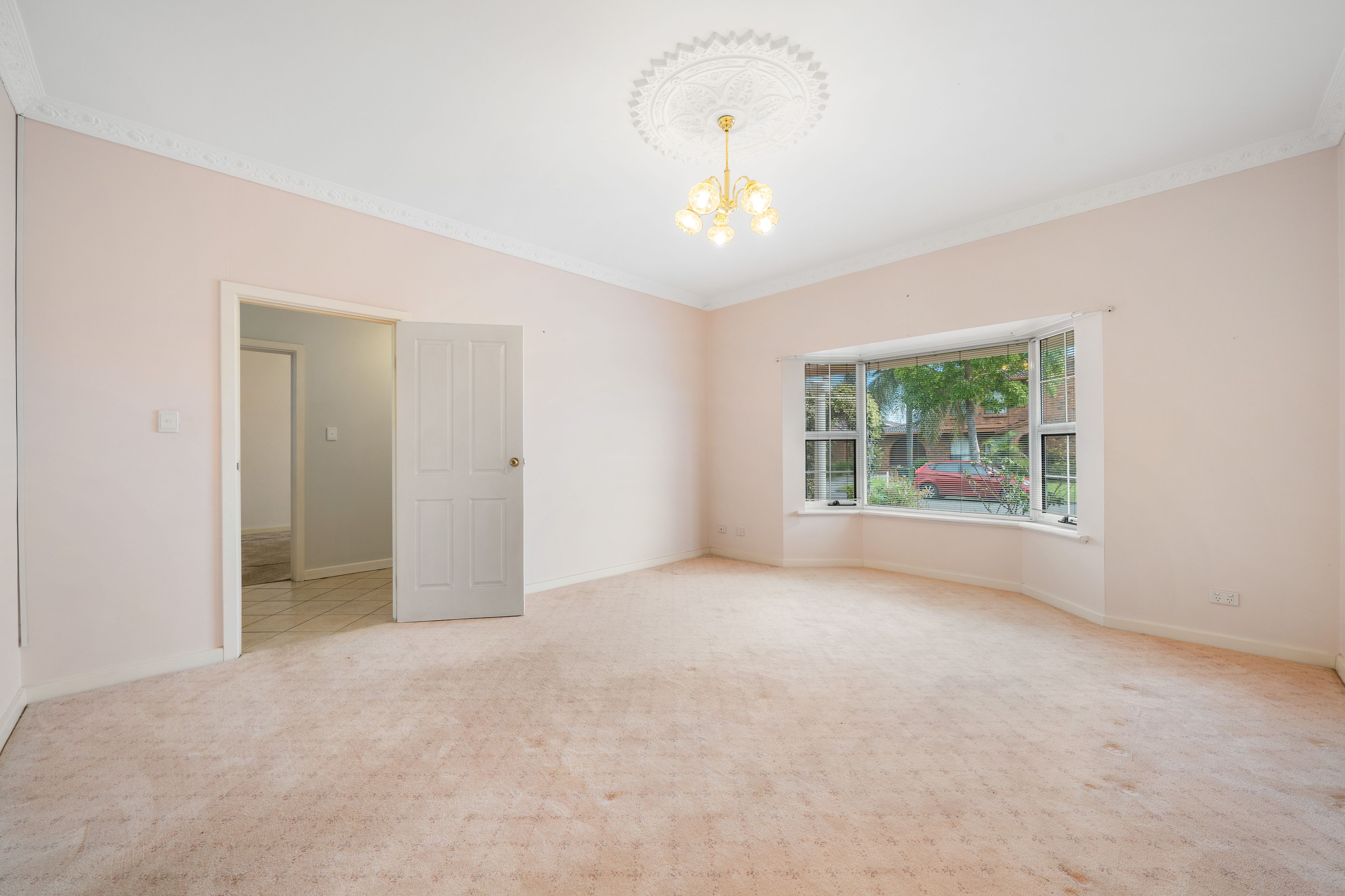21 Mancheff Street — photo 10 of 15
