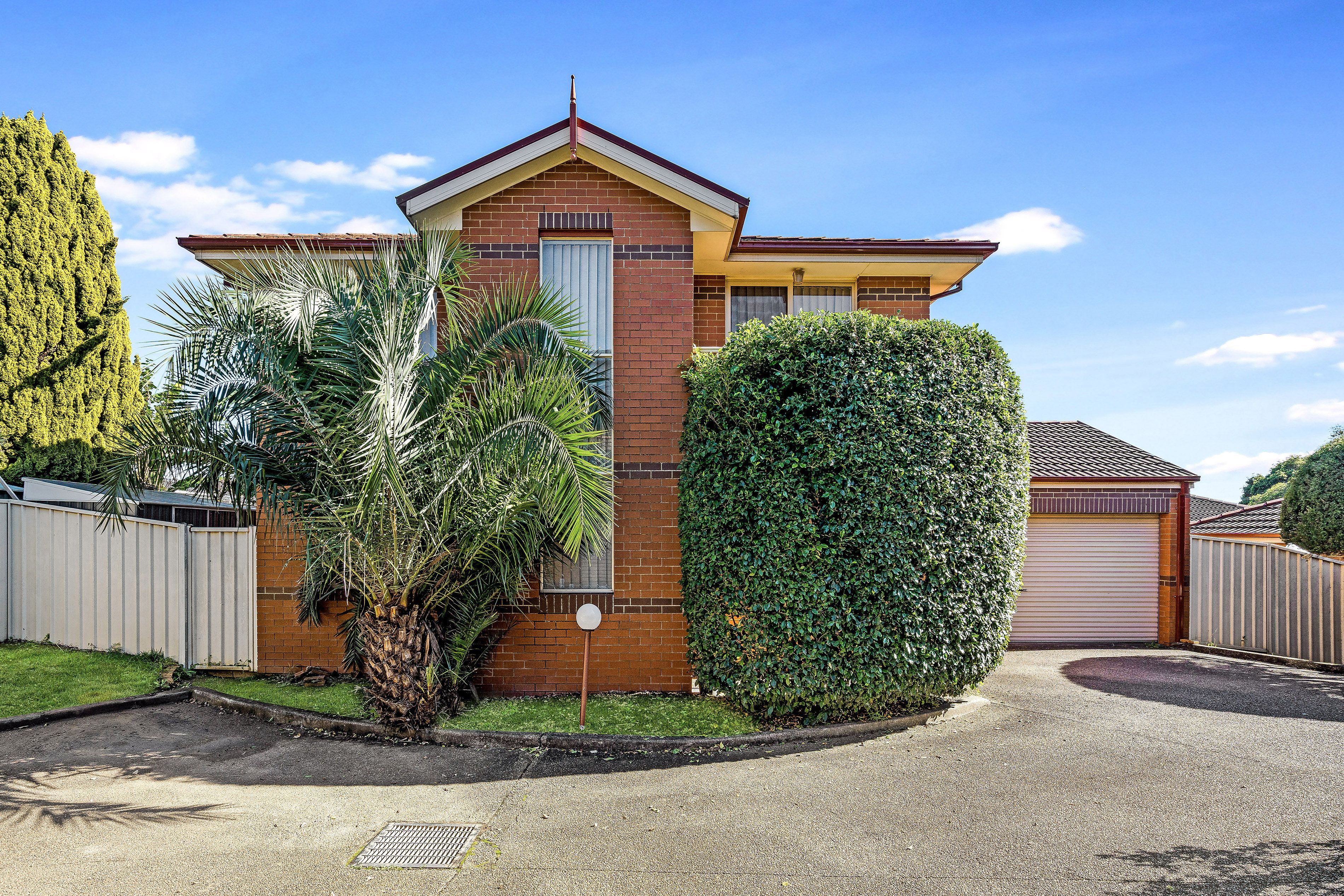31 Bromley Avenue, Greenacre NSW 2190