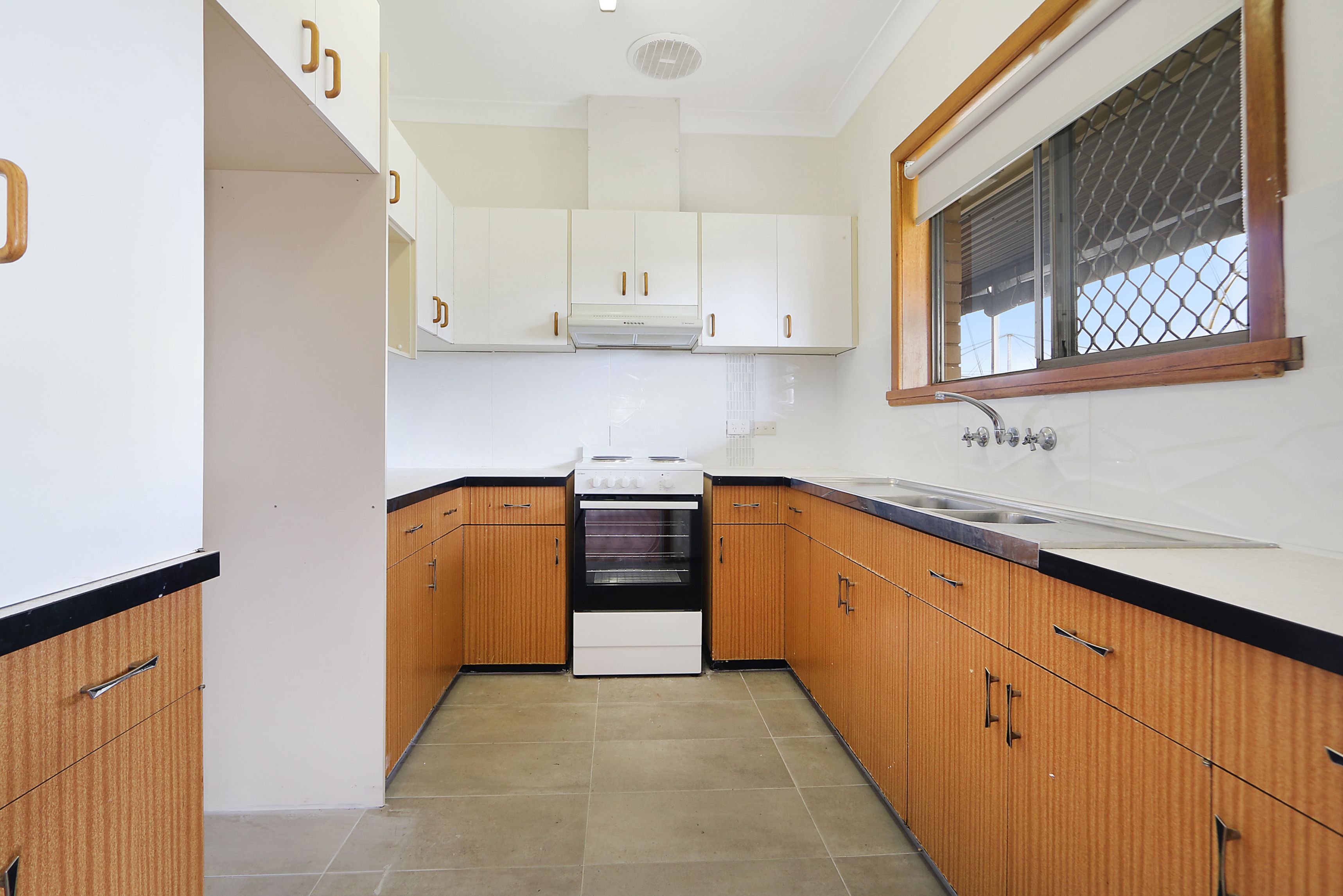 304 Desmond Street — photo 4 of 12