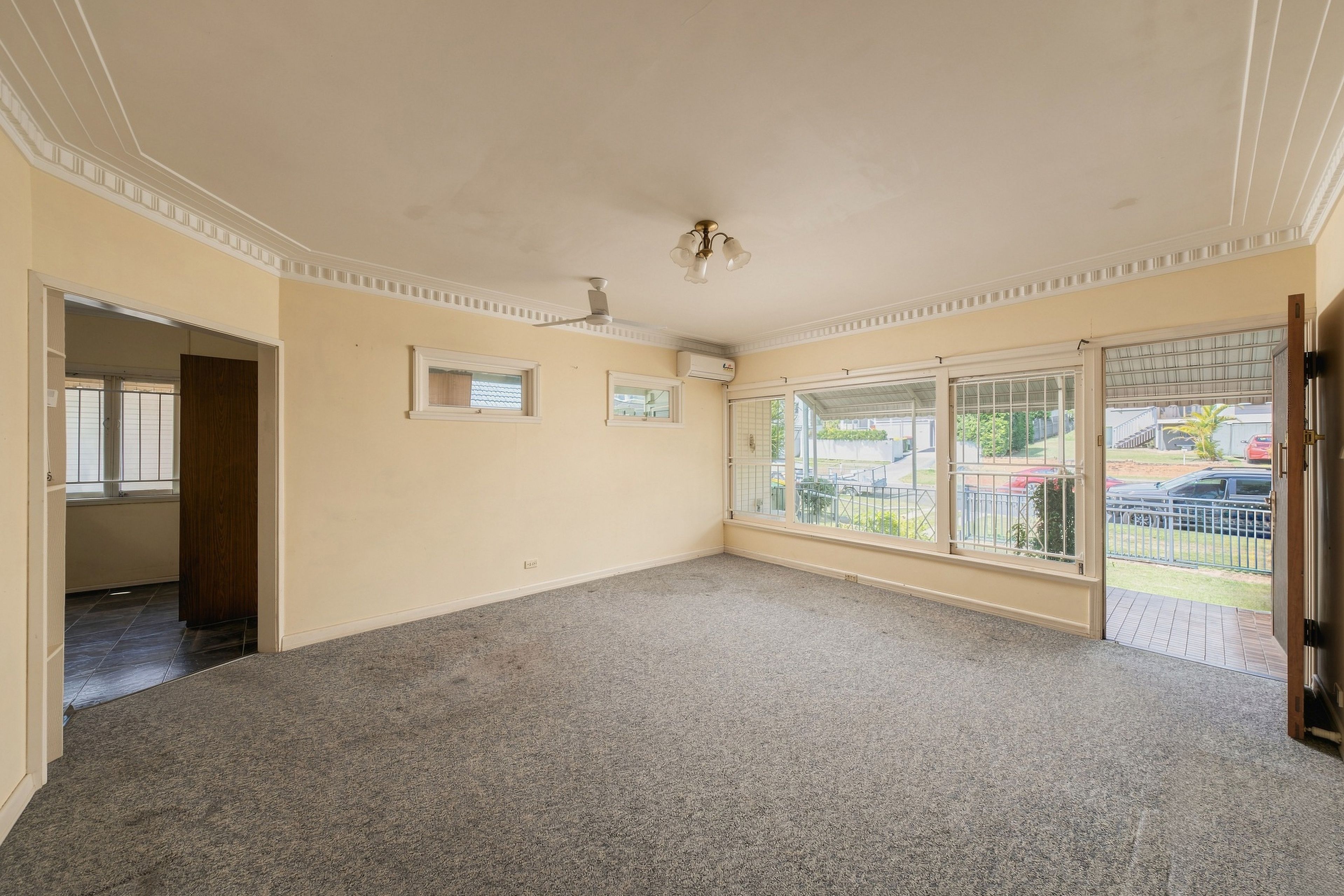 19 Simla Avenue — photo 3 of 20