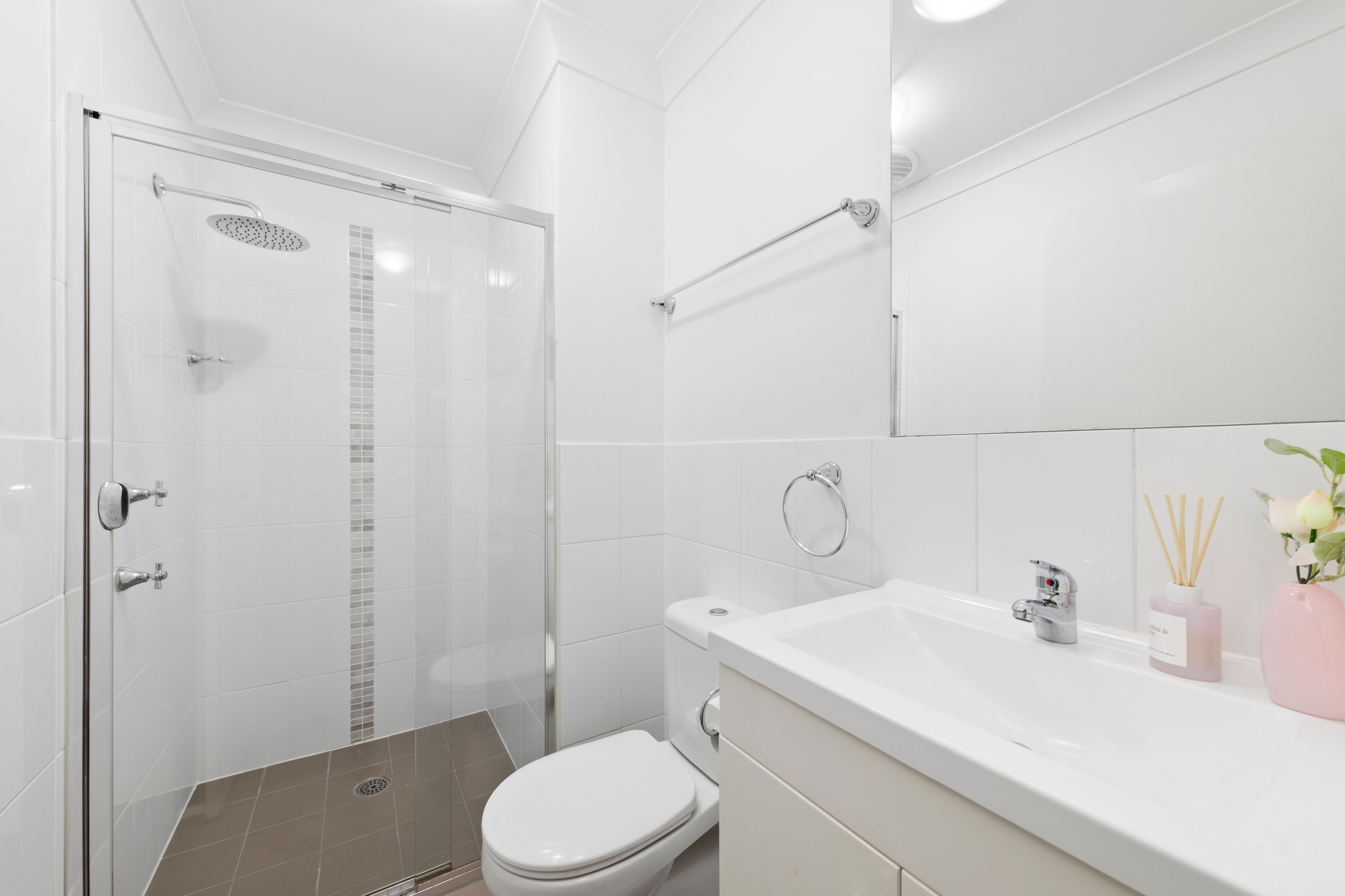 13/161 Maryland Drive — photo 6 of 15