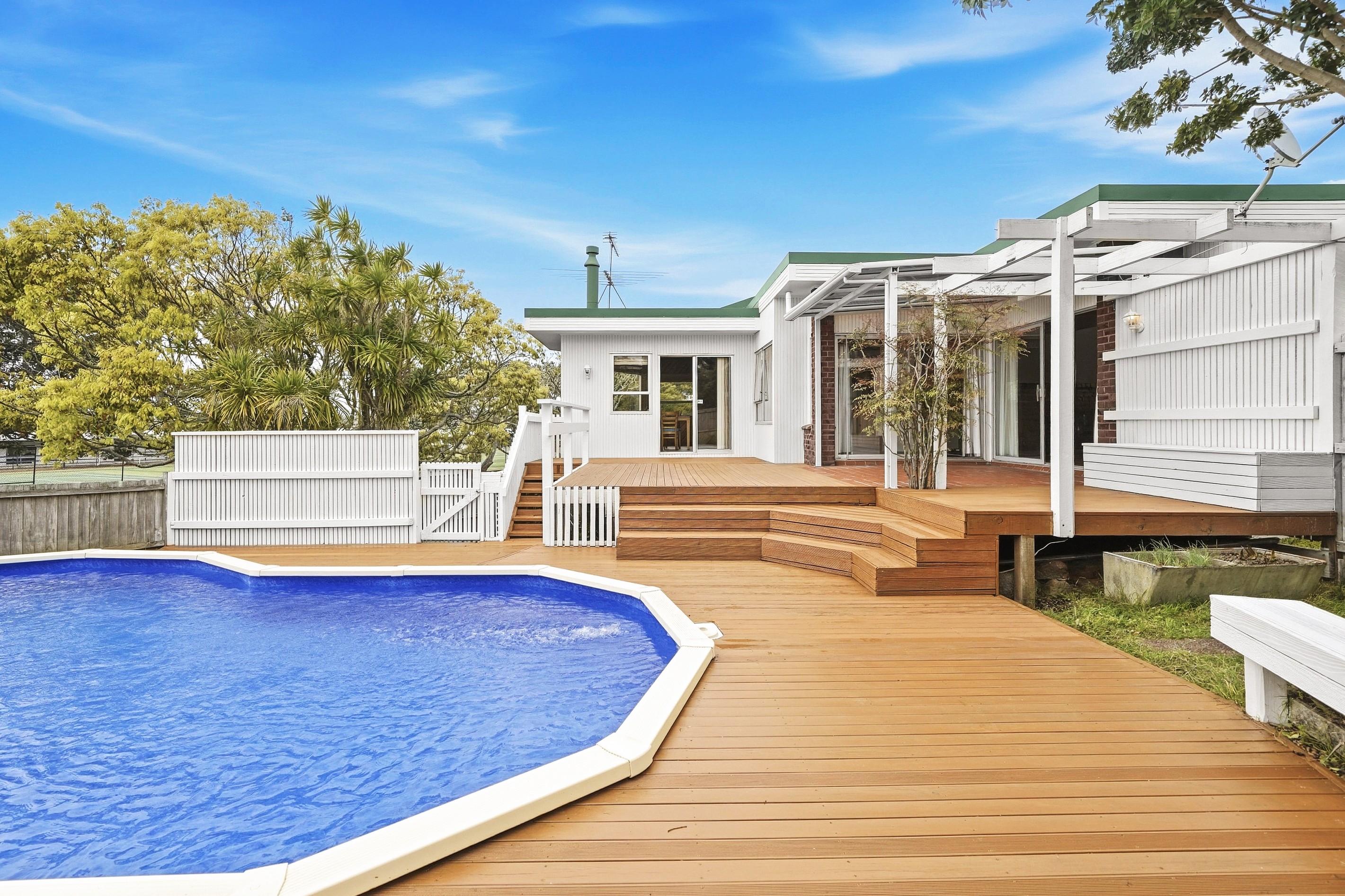 8 Sartors Avenue, Northcross, North Shore City