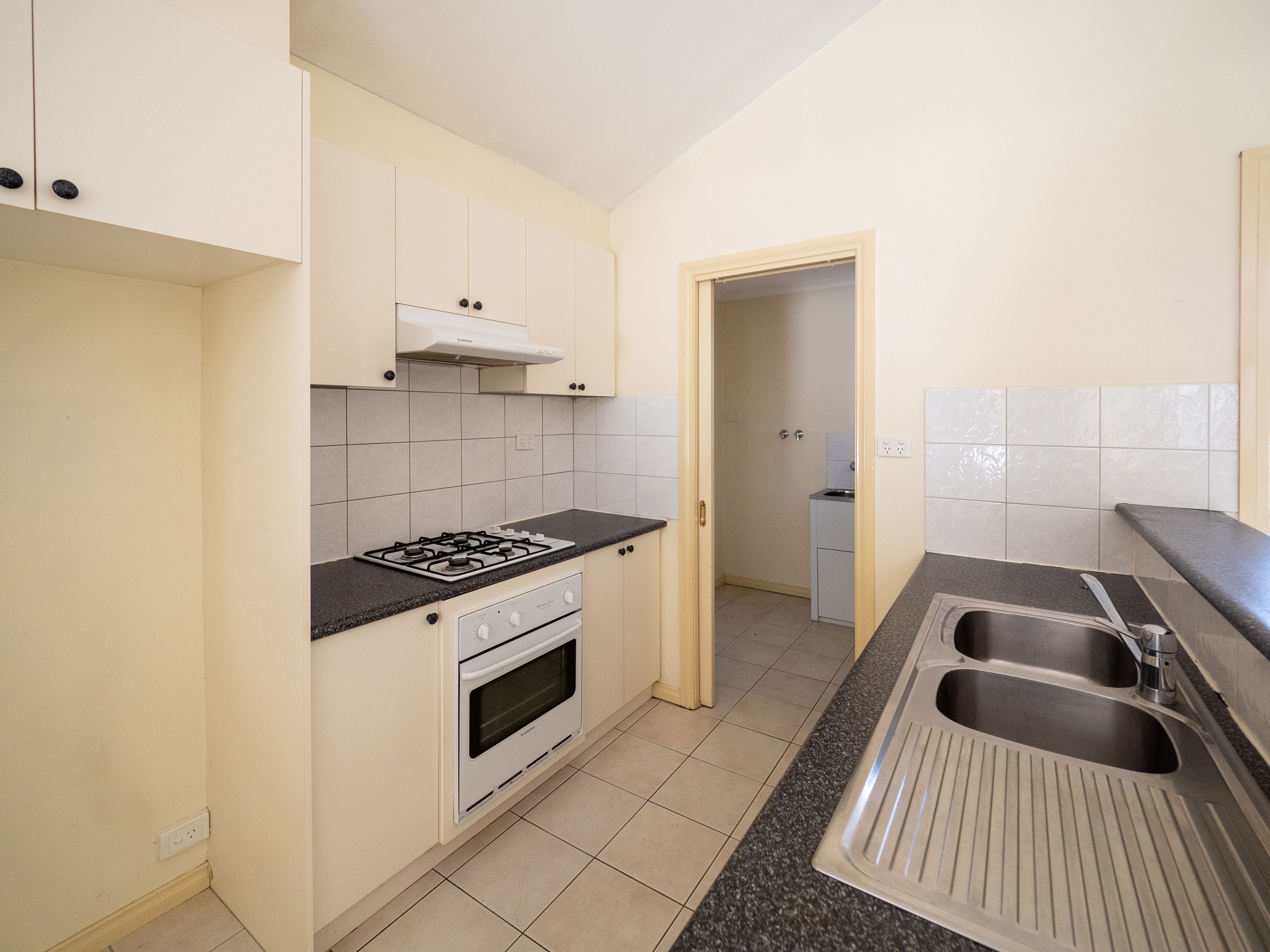 2/75 Patrick Street, Oakleigh East, VIC 3166