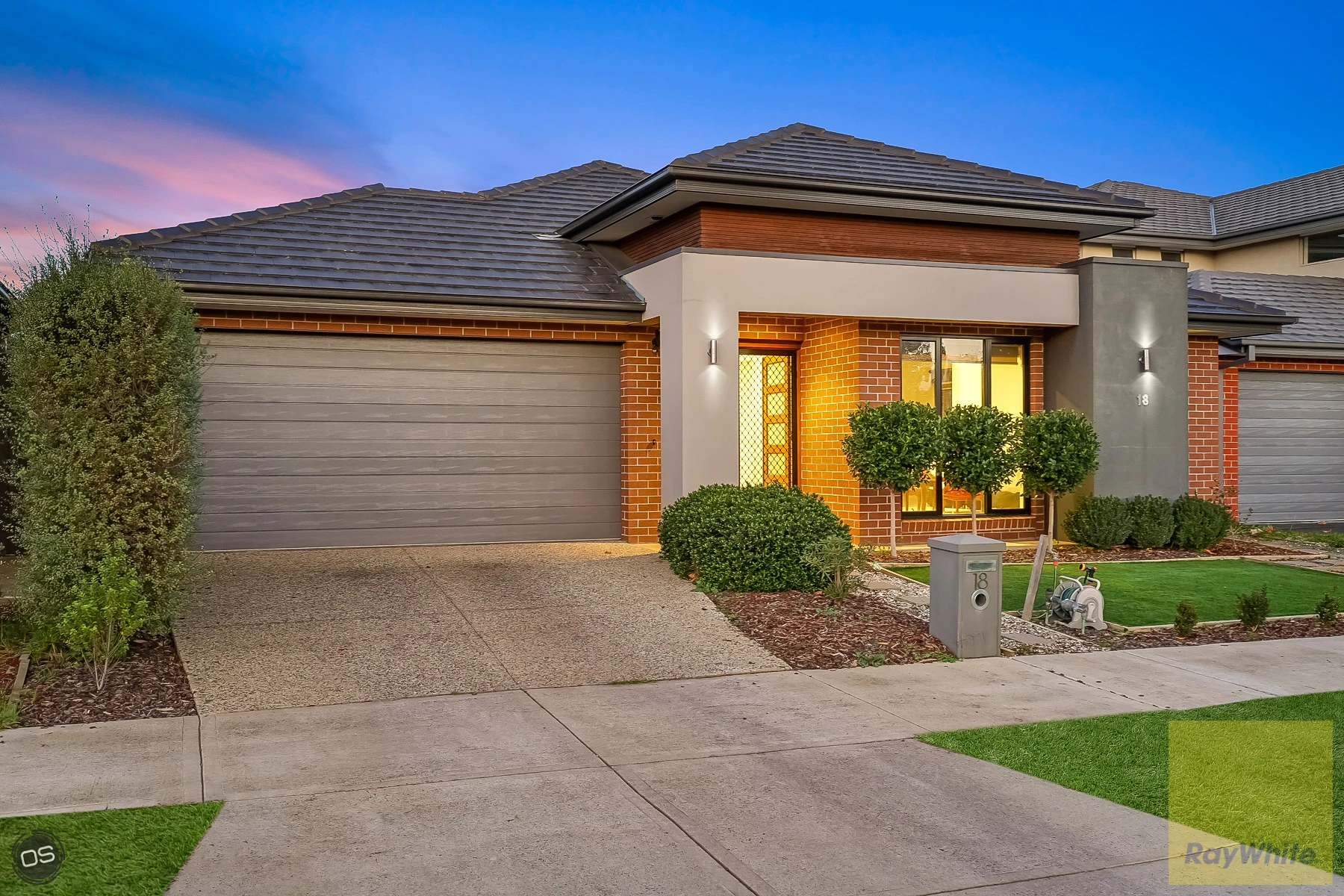 18 Carmine Circuit, Burnside, VIC 3023