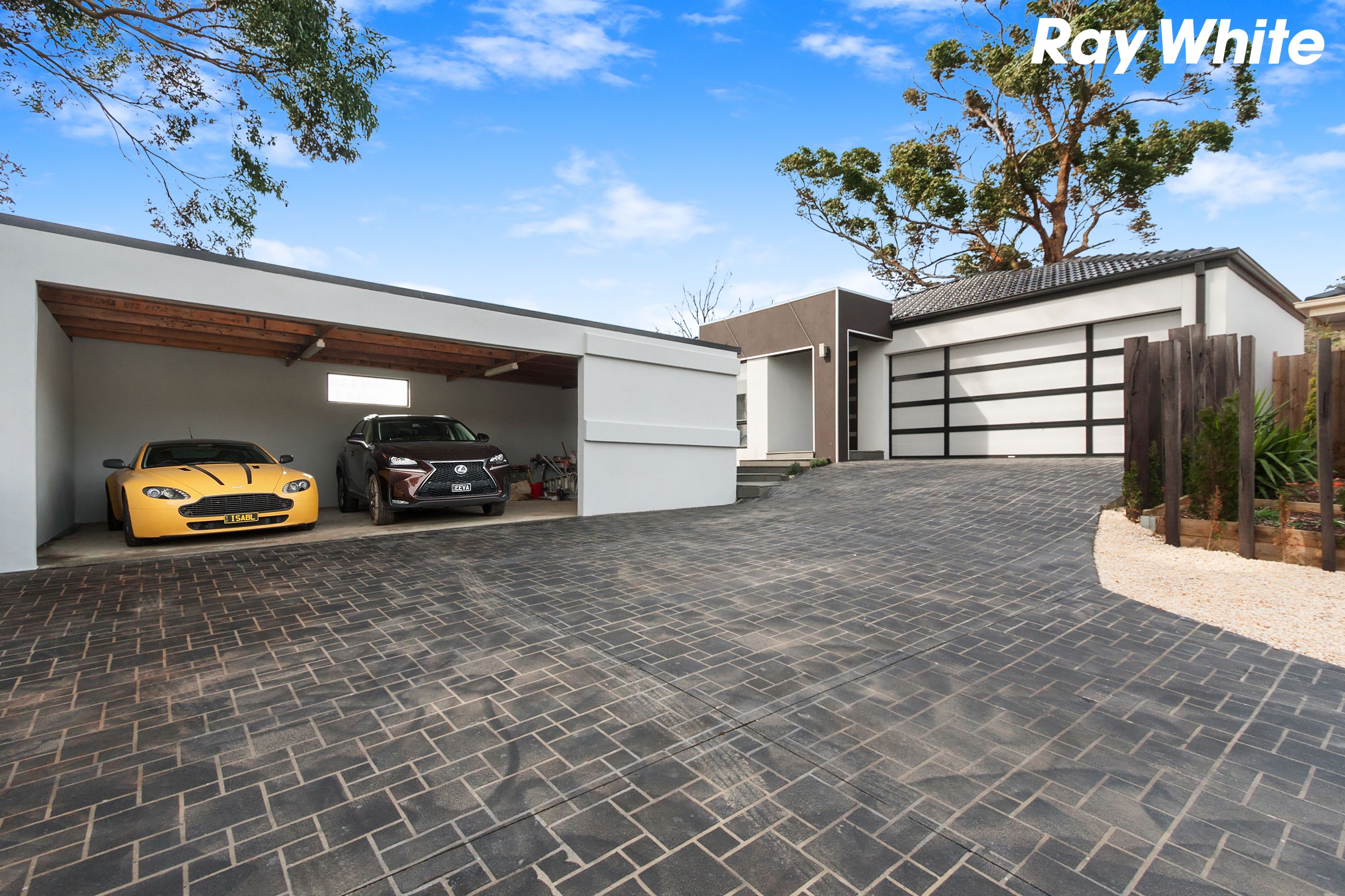 11 Penarie Place, Pakenham, VIC 3810