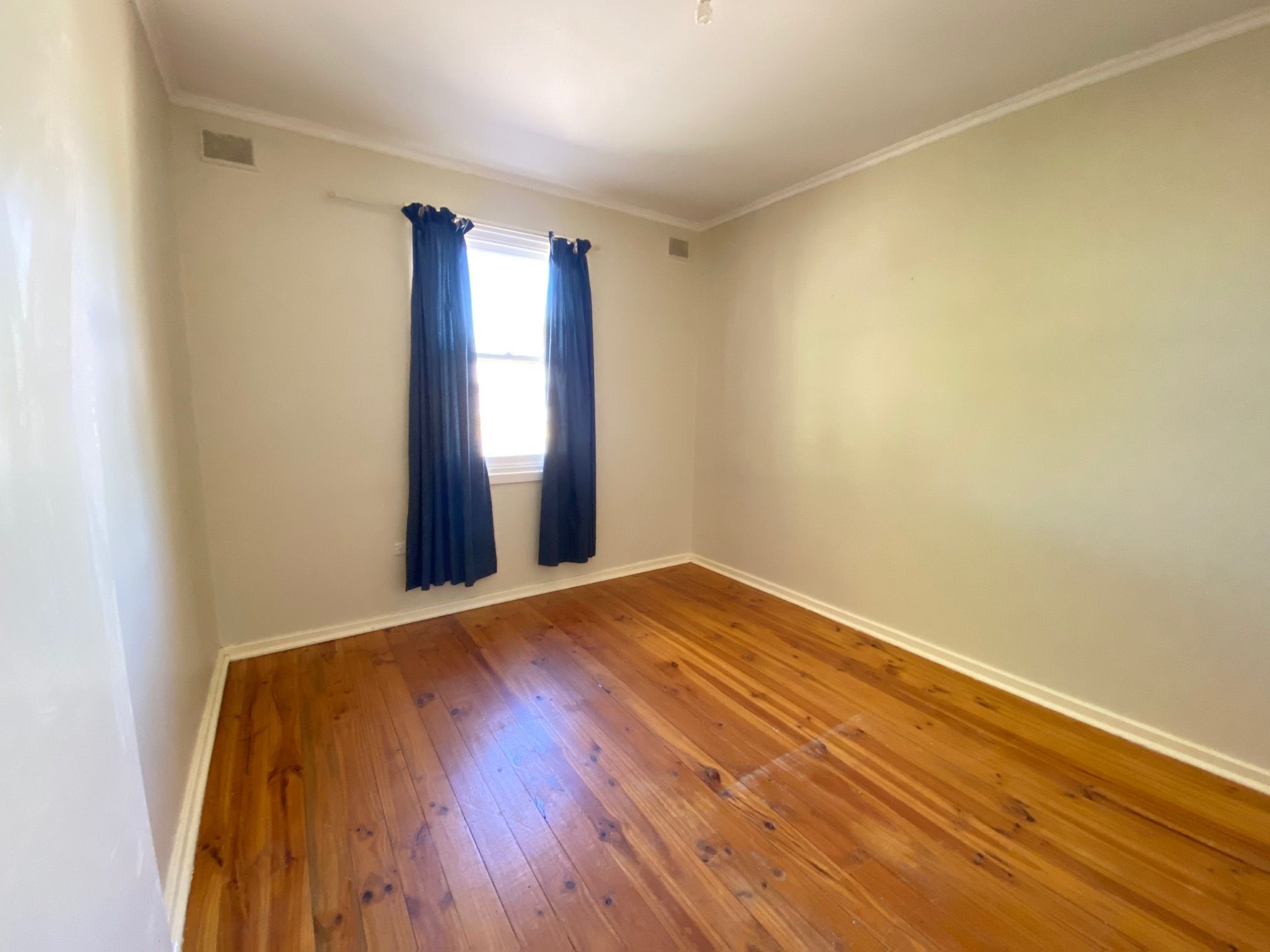 16 Albert Street — photo 4 of 10