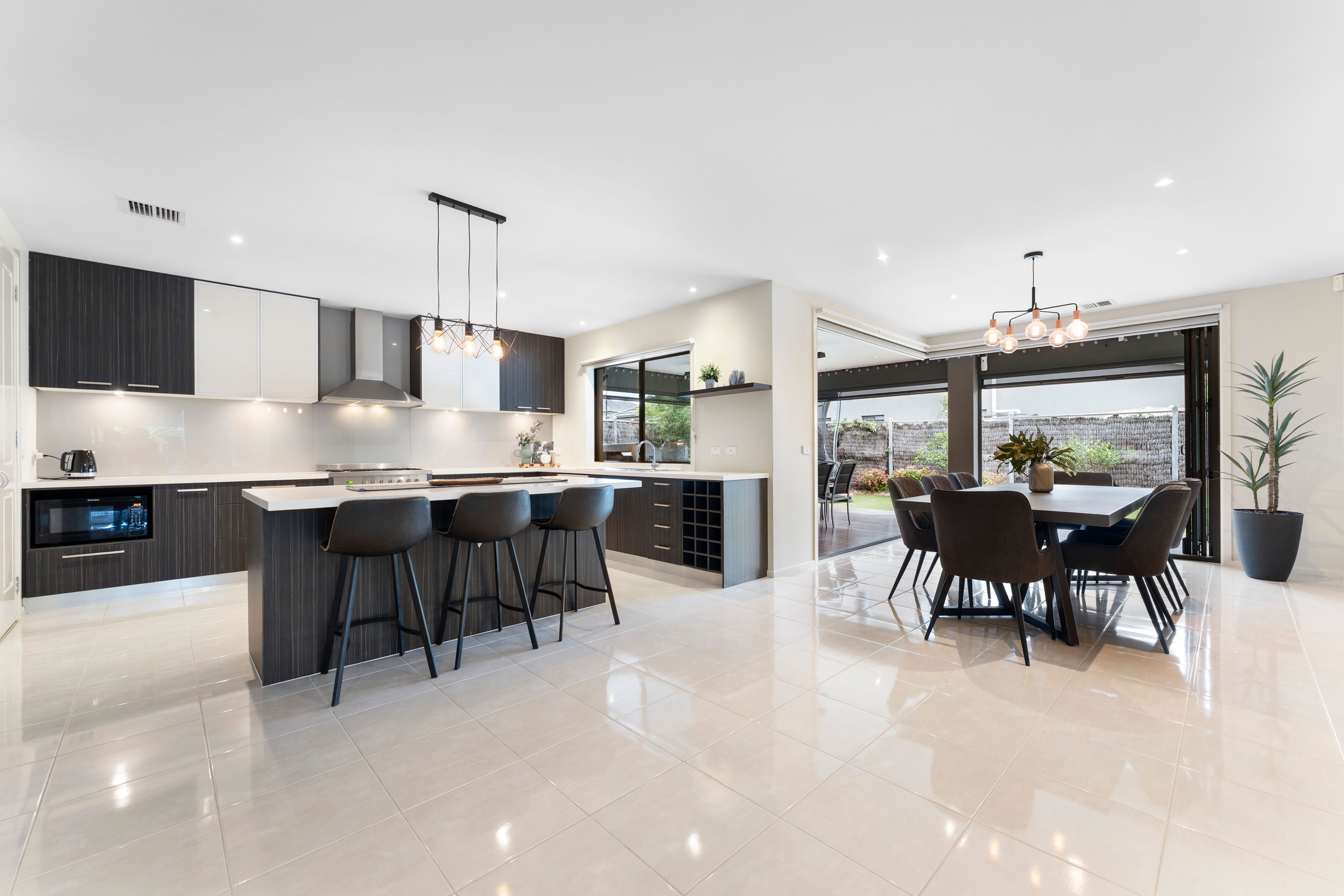 52 Waterside Drive, Waterways, VIC 3195