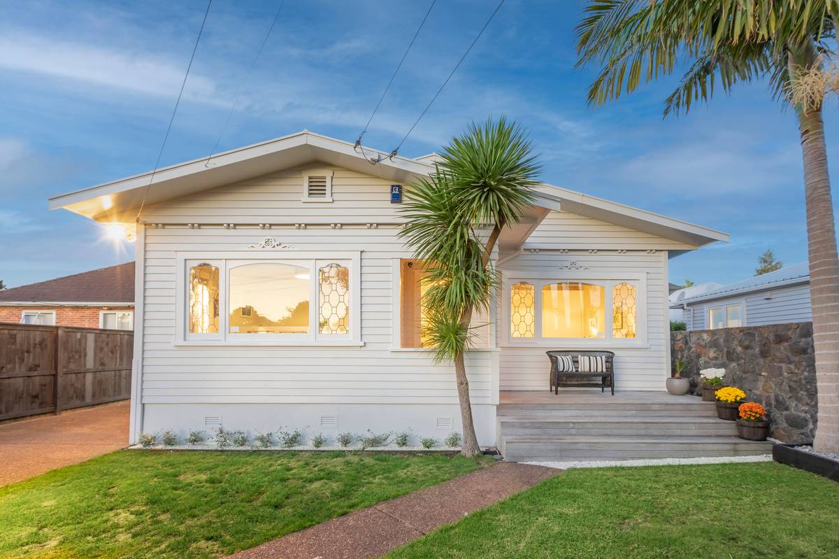 17 Rama Road, Point Chevalier, Auckland City Real Estate Ray White