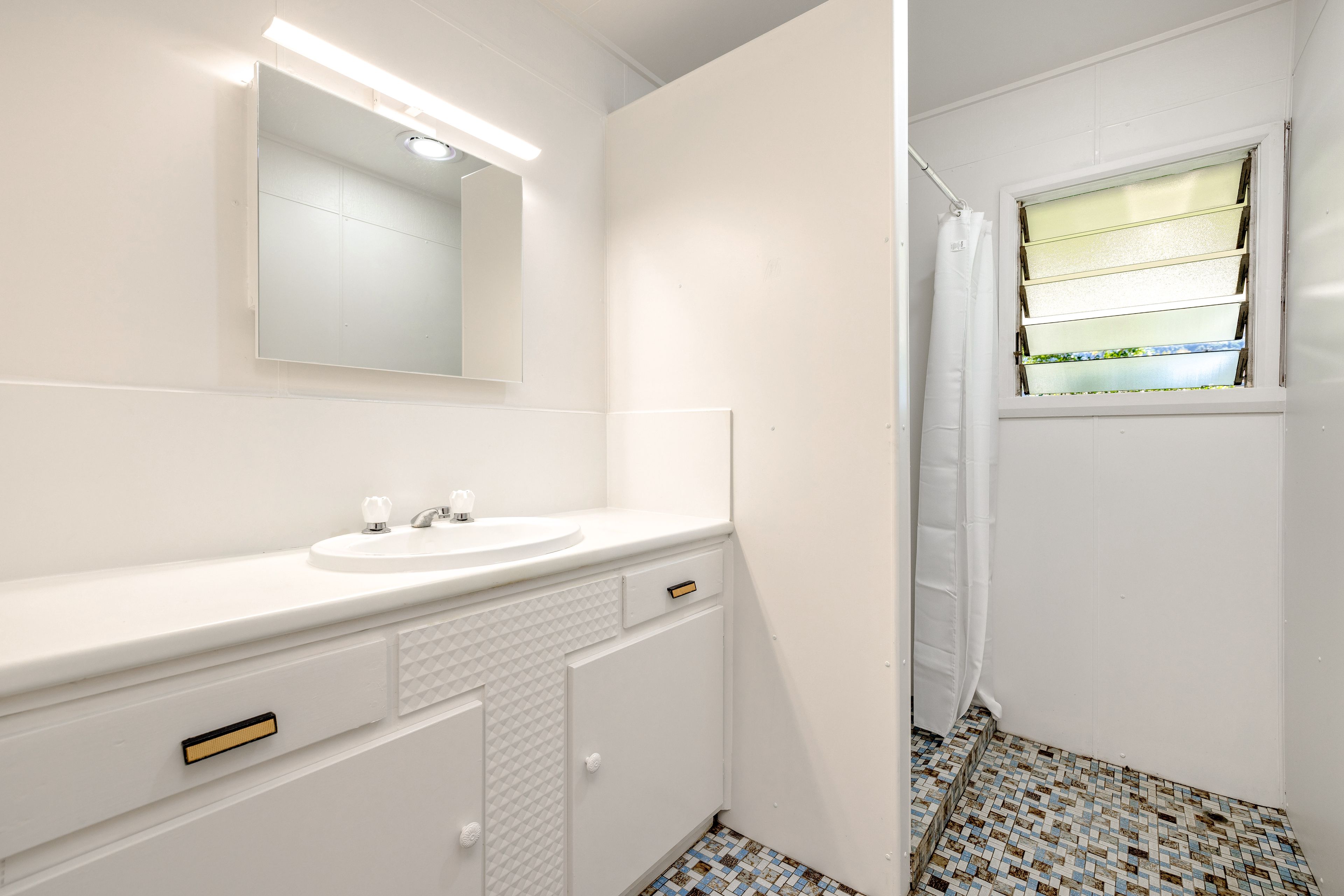 196 Greenslopes Street — photo 7 of 23