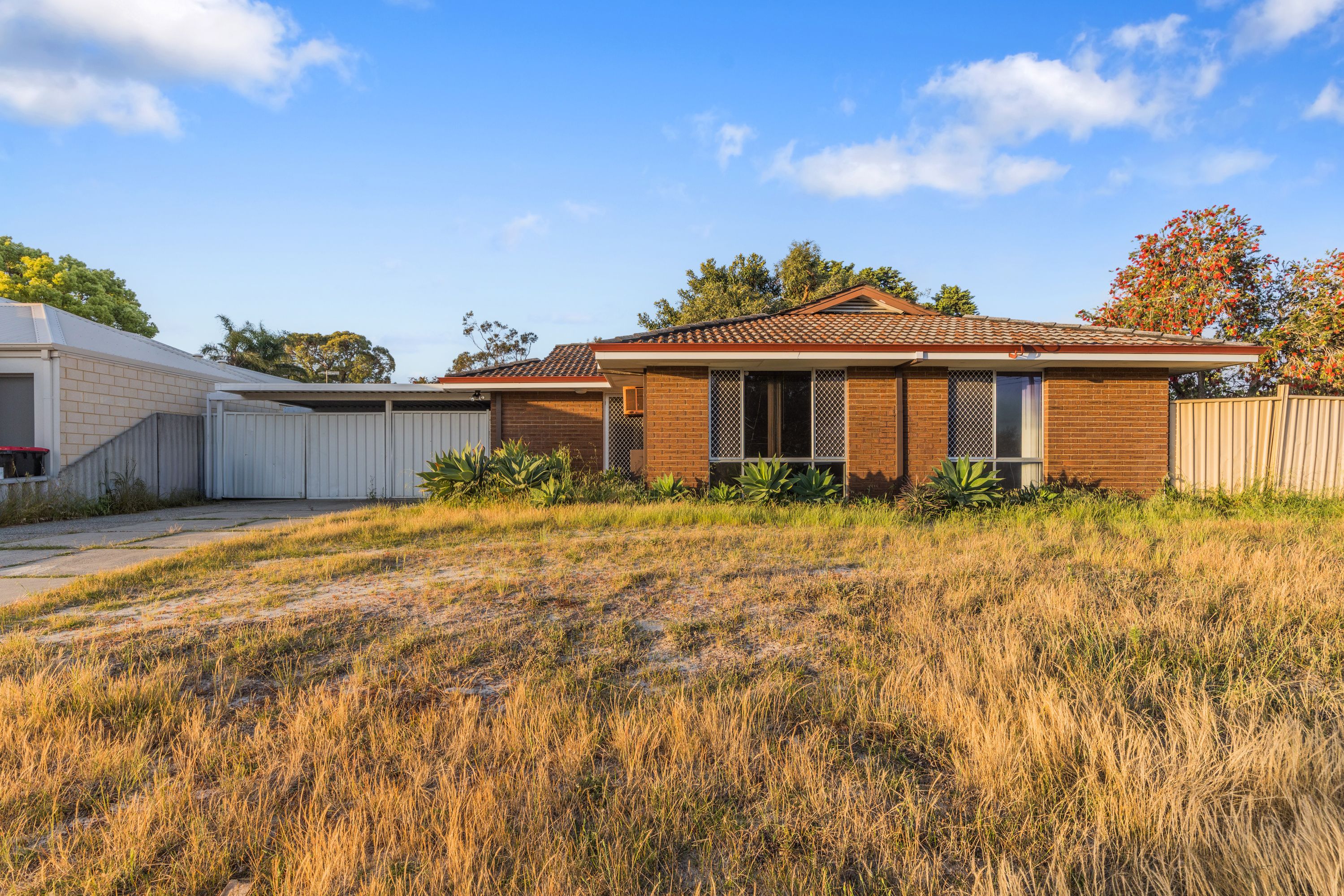21 Tewson Road, Camillo, WA 6111