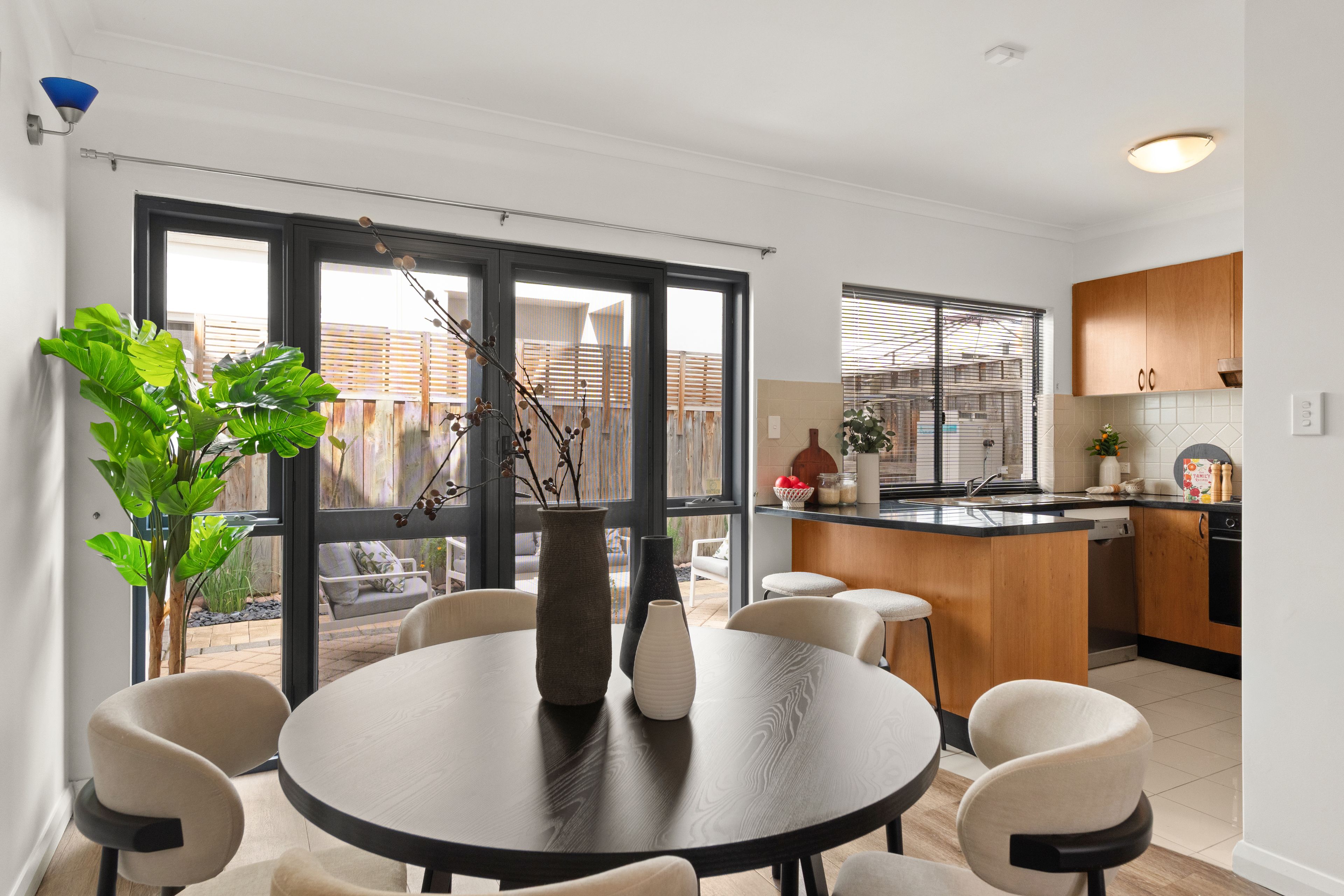 3/1 Hammond Street — photo 9 of 22