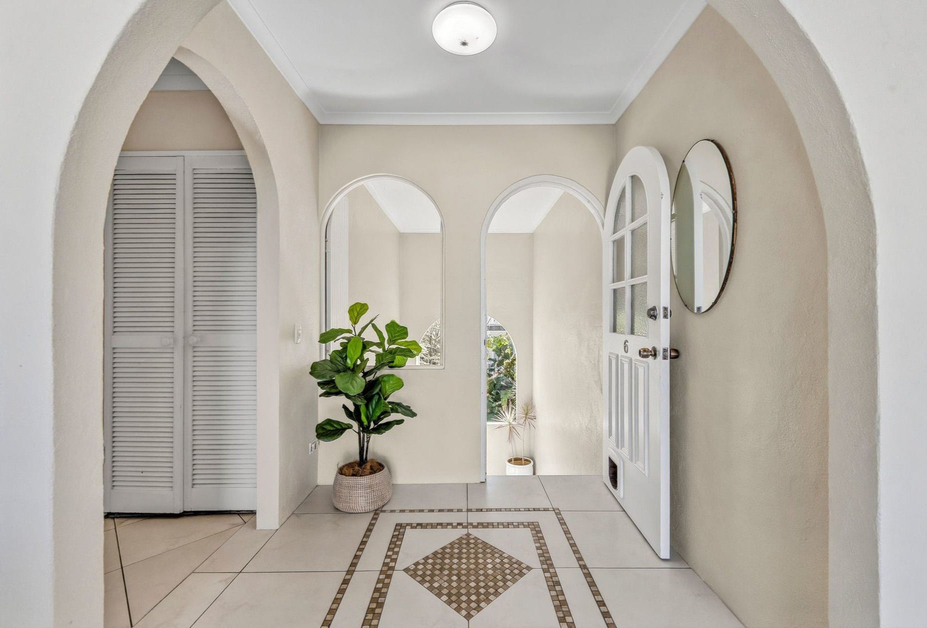 6/10 Edgar Bennett Avenue — photo from Ray White Noosa