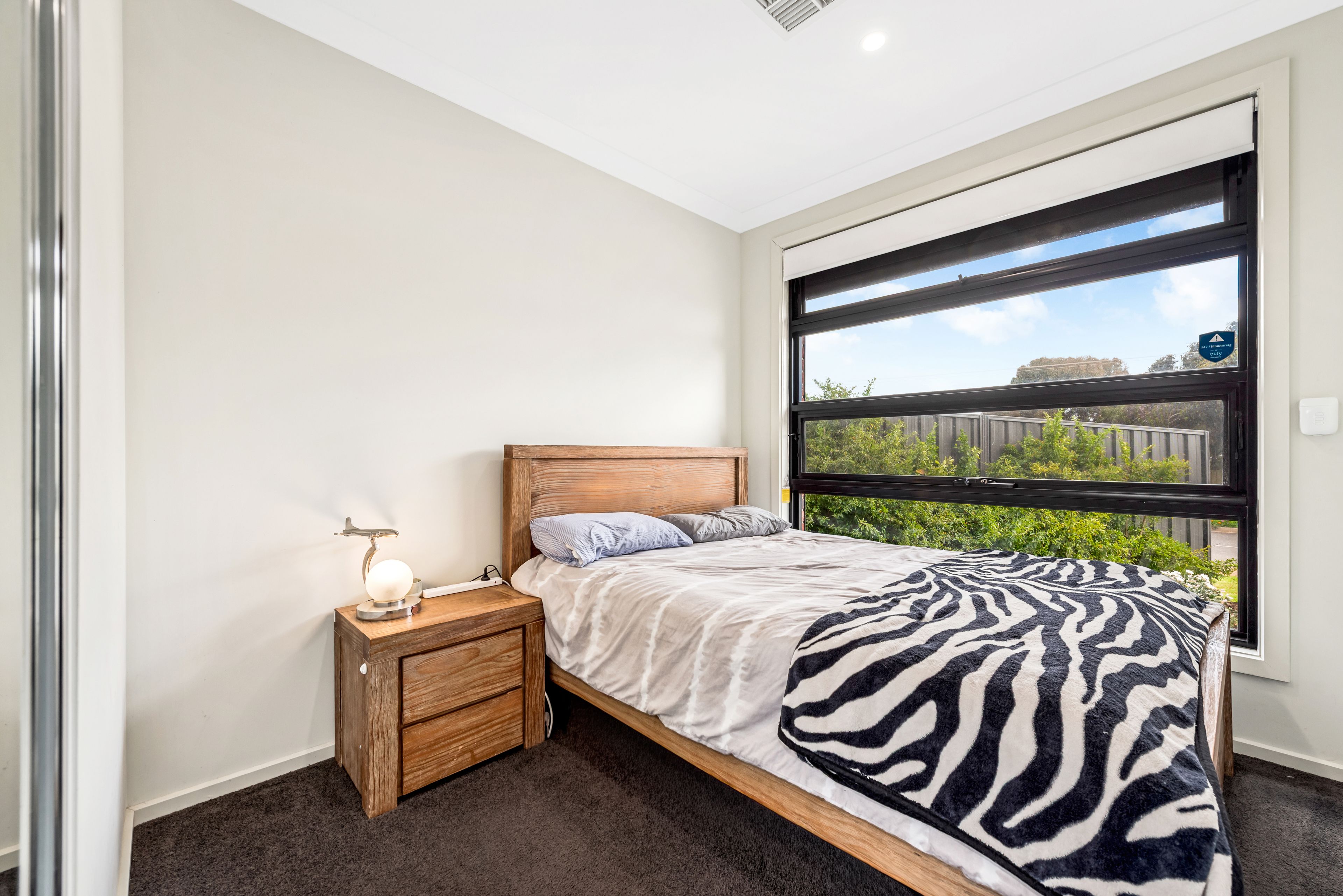 2 Barnabas Crescent — photo 4 of 12