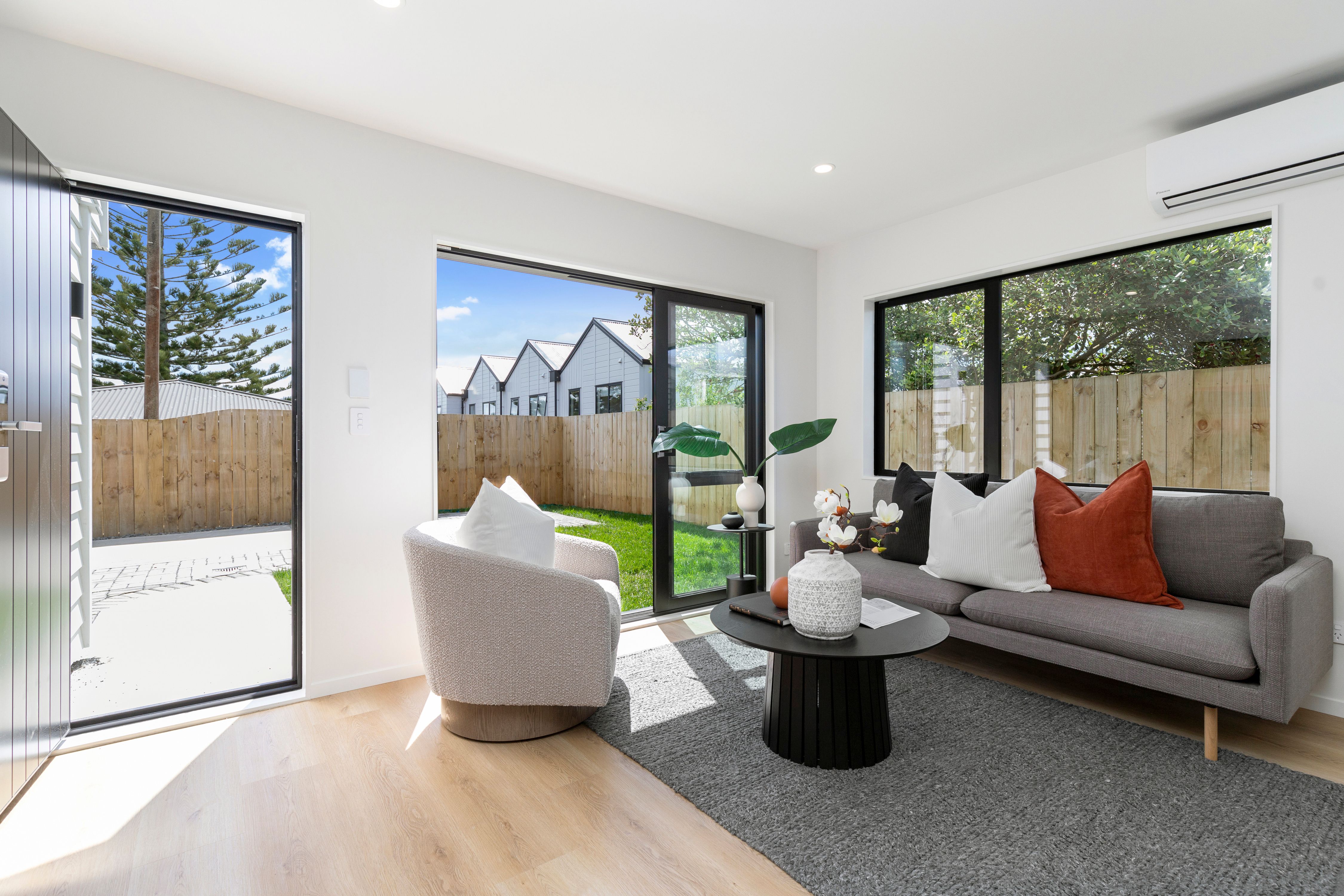 7D Westall Road, New Lynn, Waitakere City