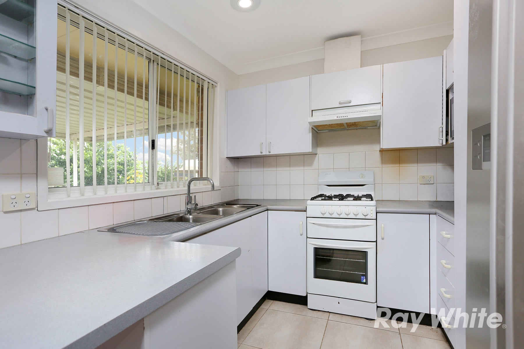 6 Denver Road, St Clair, NSW 2759