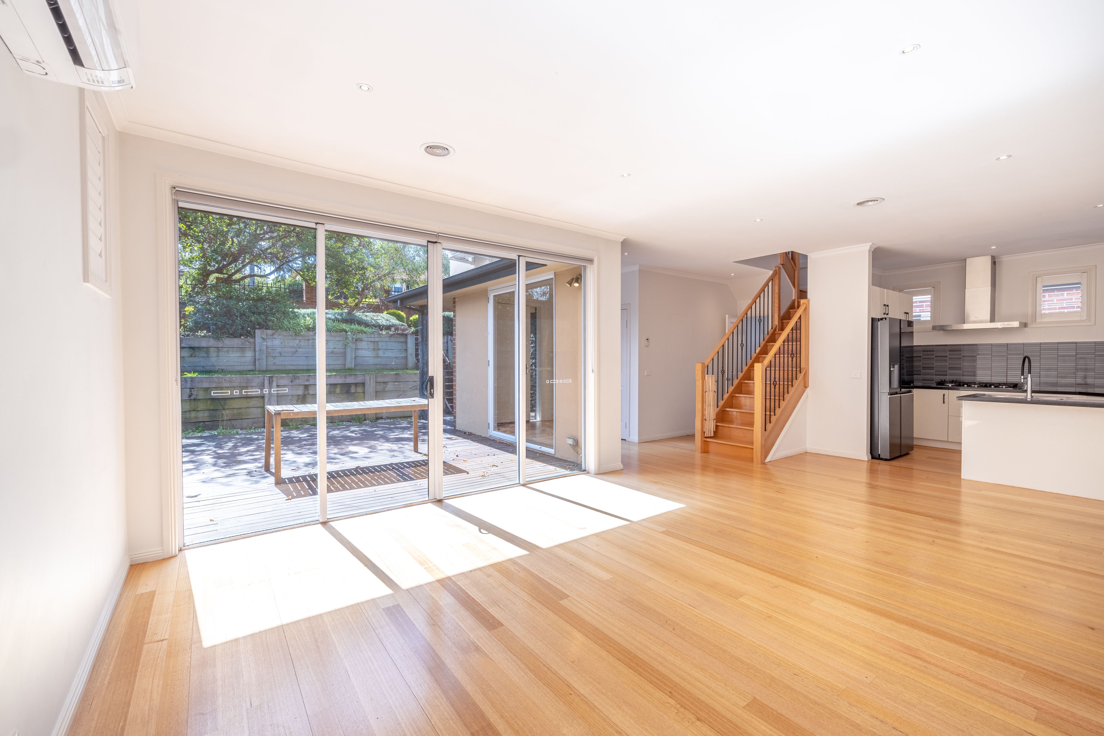 1/132 Ferntree Gully Road, Oakleigh East, VIC 3166