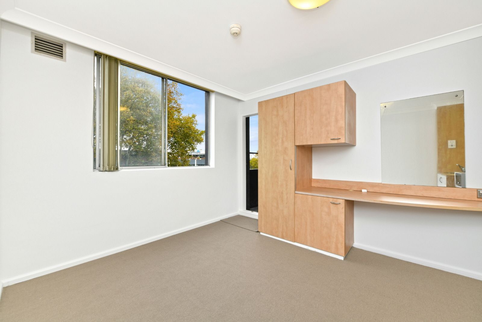 412/302 Crown Street — photo 3 of 7