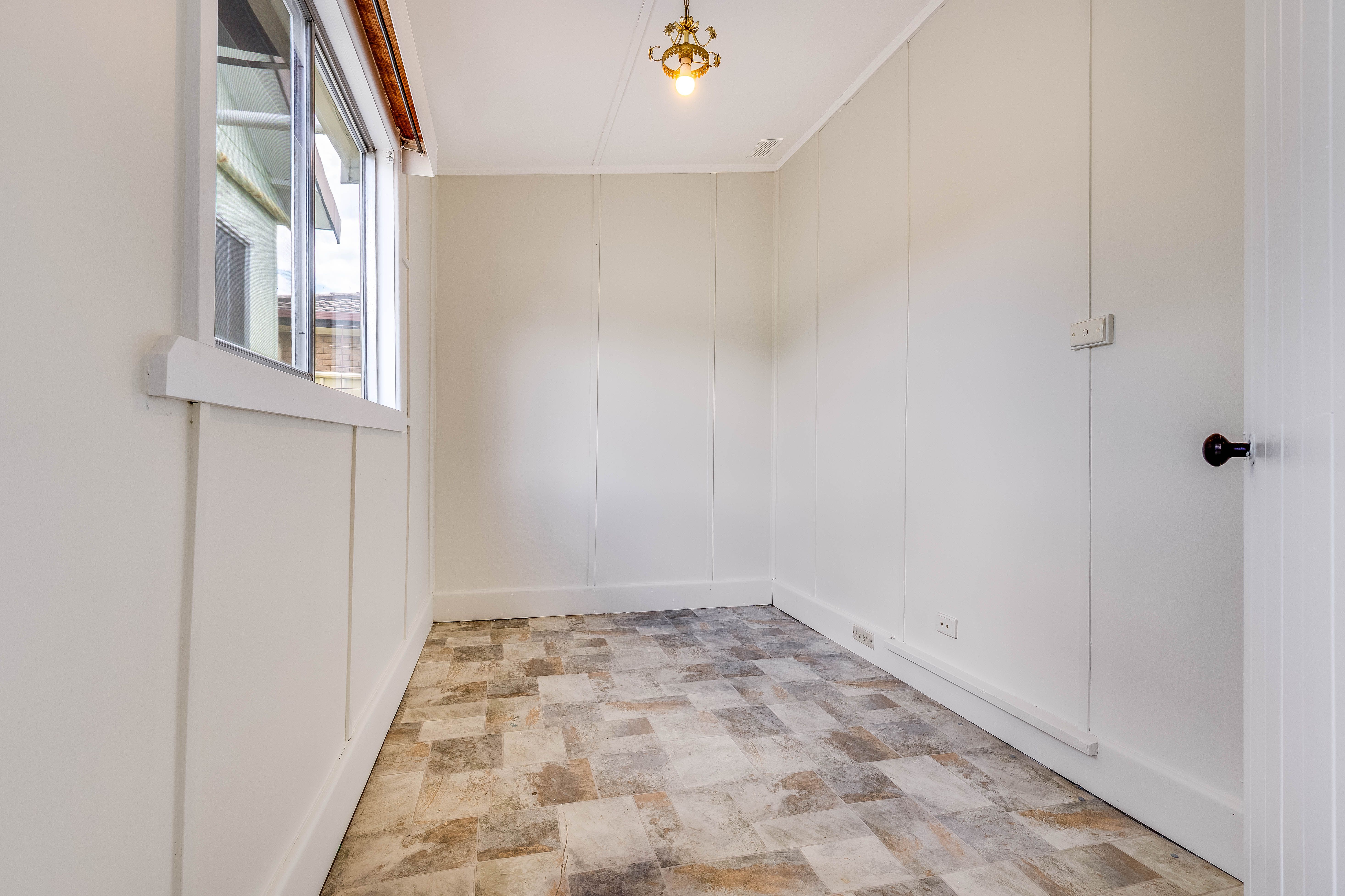 496 Douglas Road — photo 6 of 12
