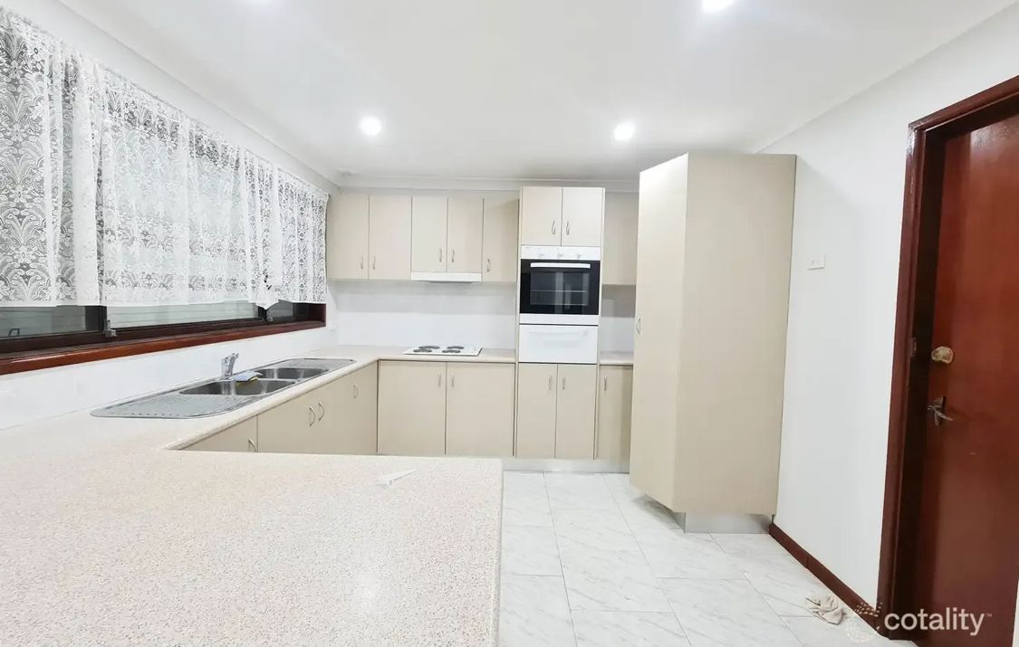 18 Flemington Street, St Johns Park, NSW 2176