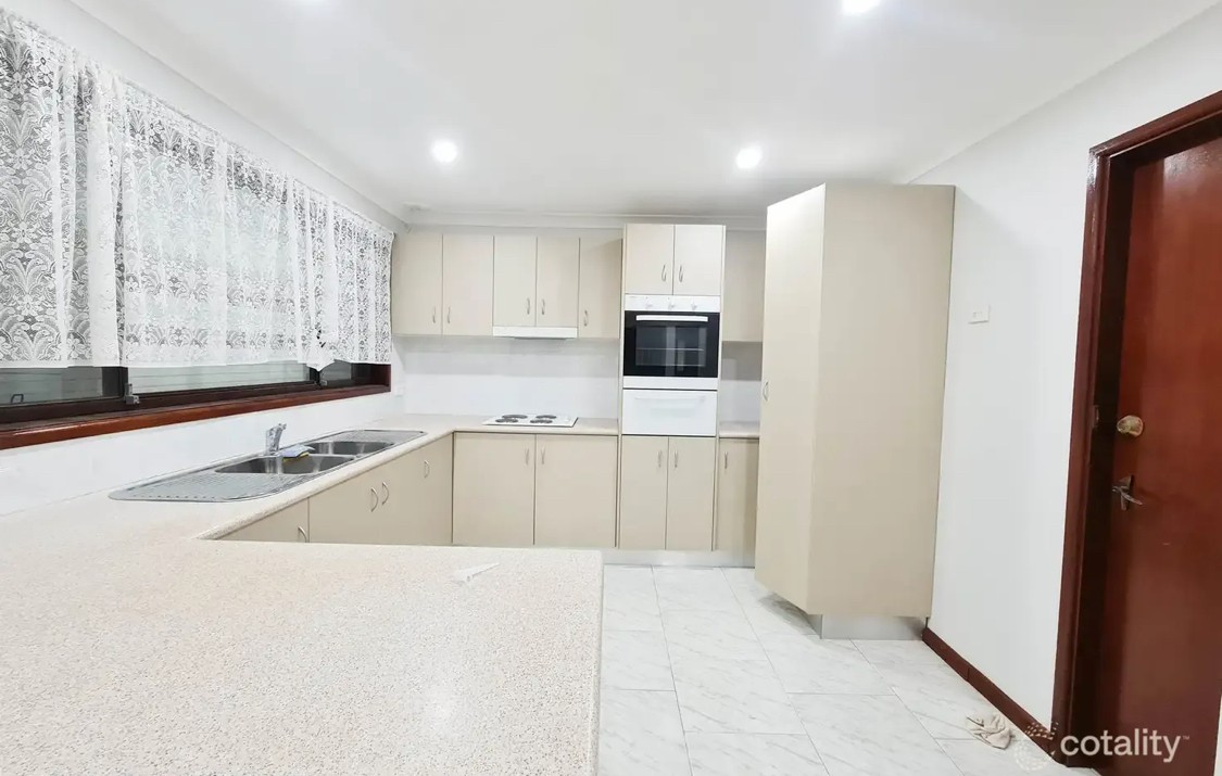 18 Flemington Street, St Johns Park, NSW 2176