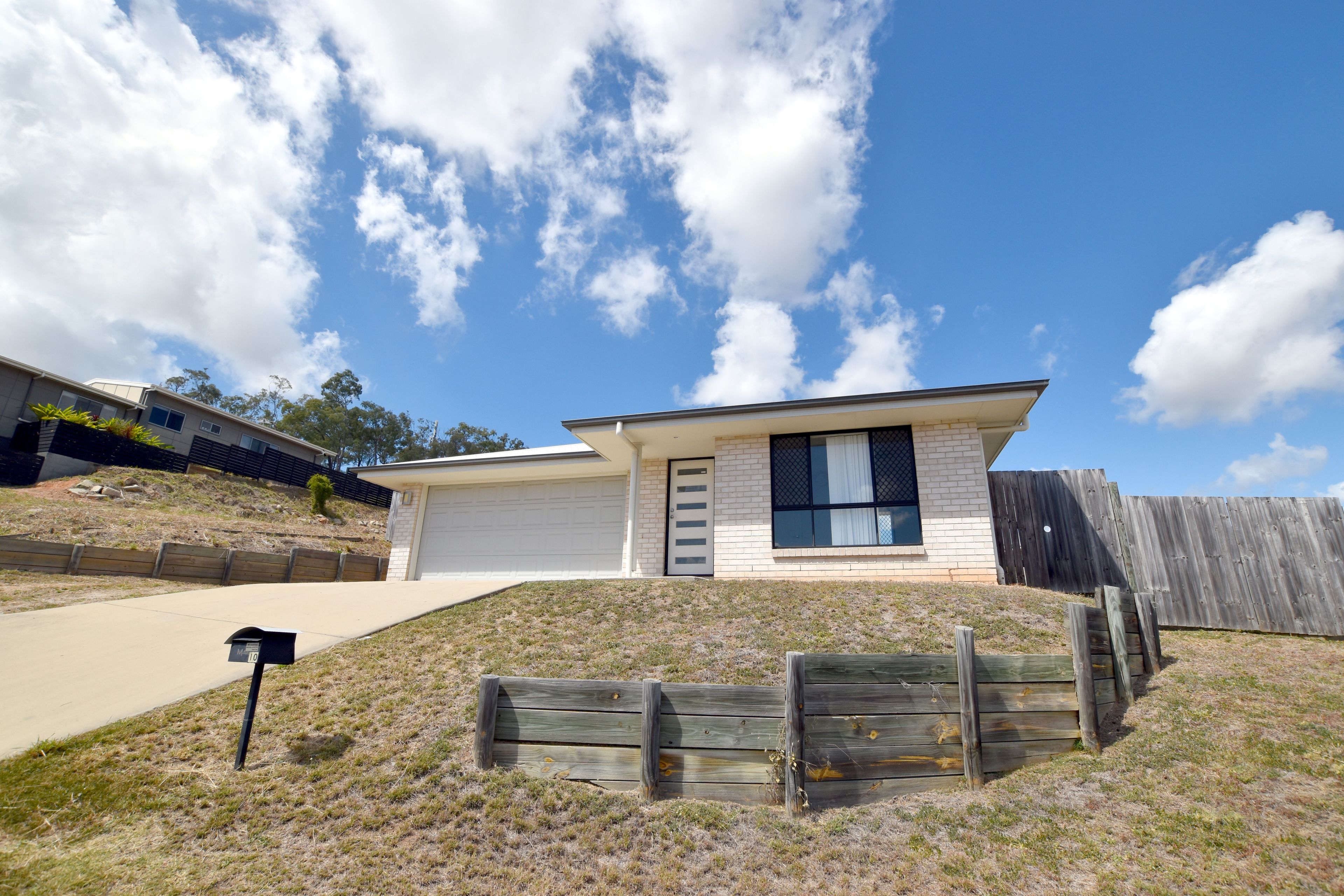 10 Cressbrook Street, Clinton, QLD 4680
