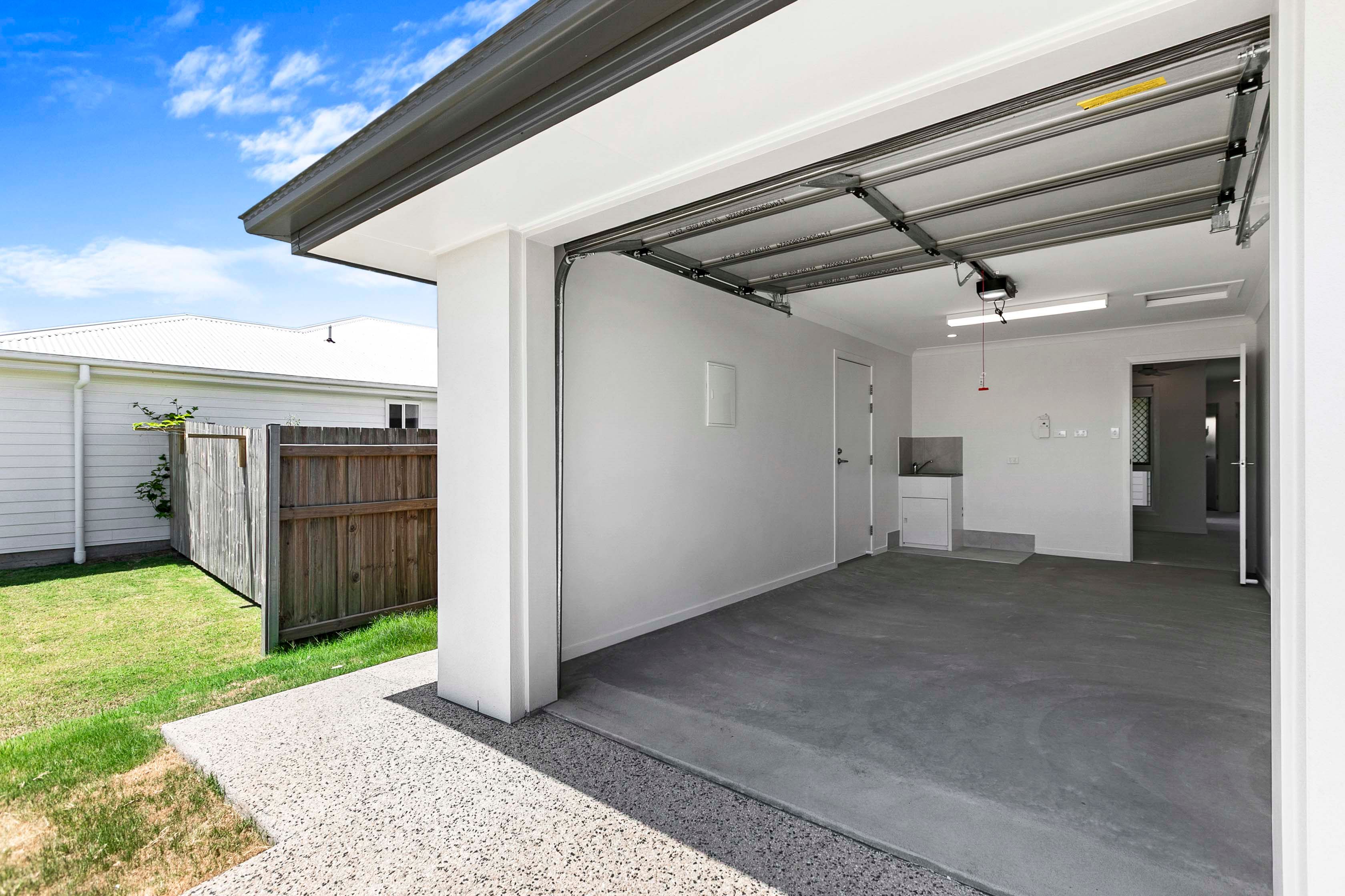 12b Lady Elliot Crescent, Eli Waters, QLD 4655