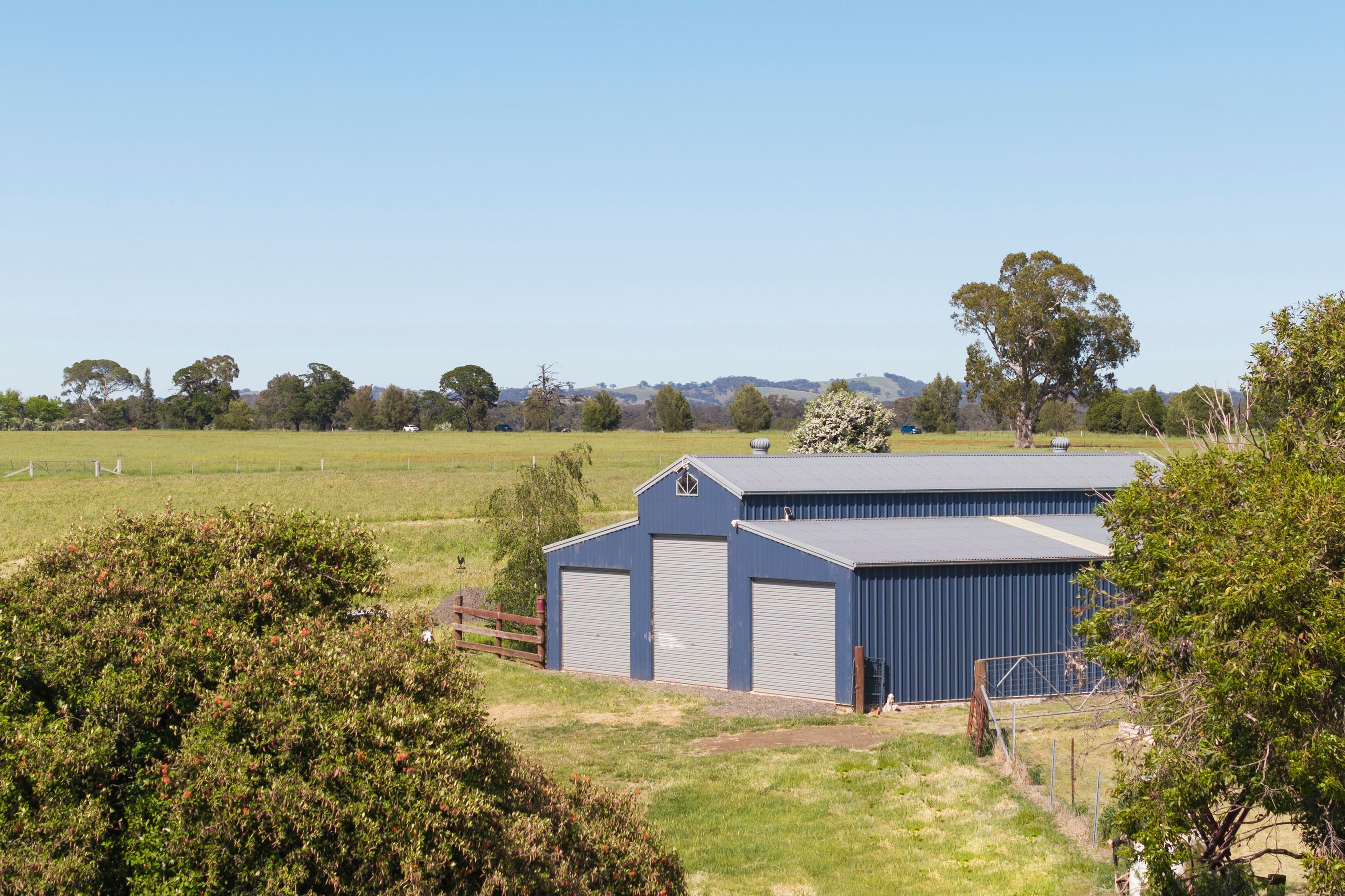 2482 Kyneton-Redesdale Road — photo 3 of 20