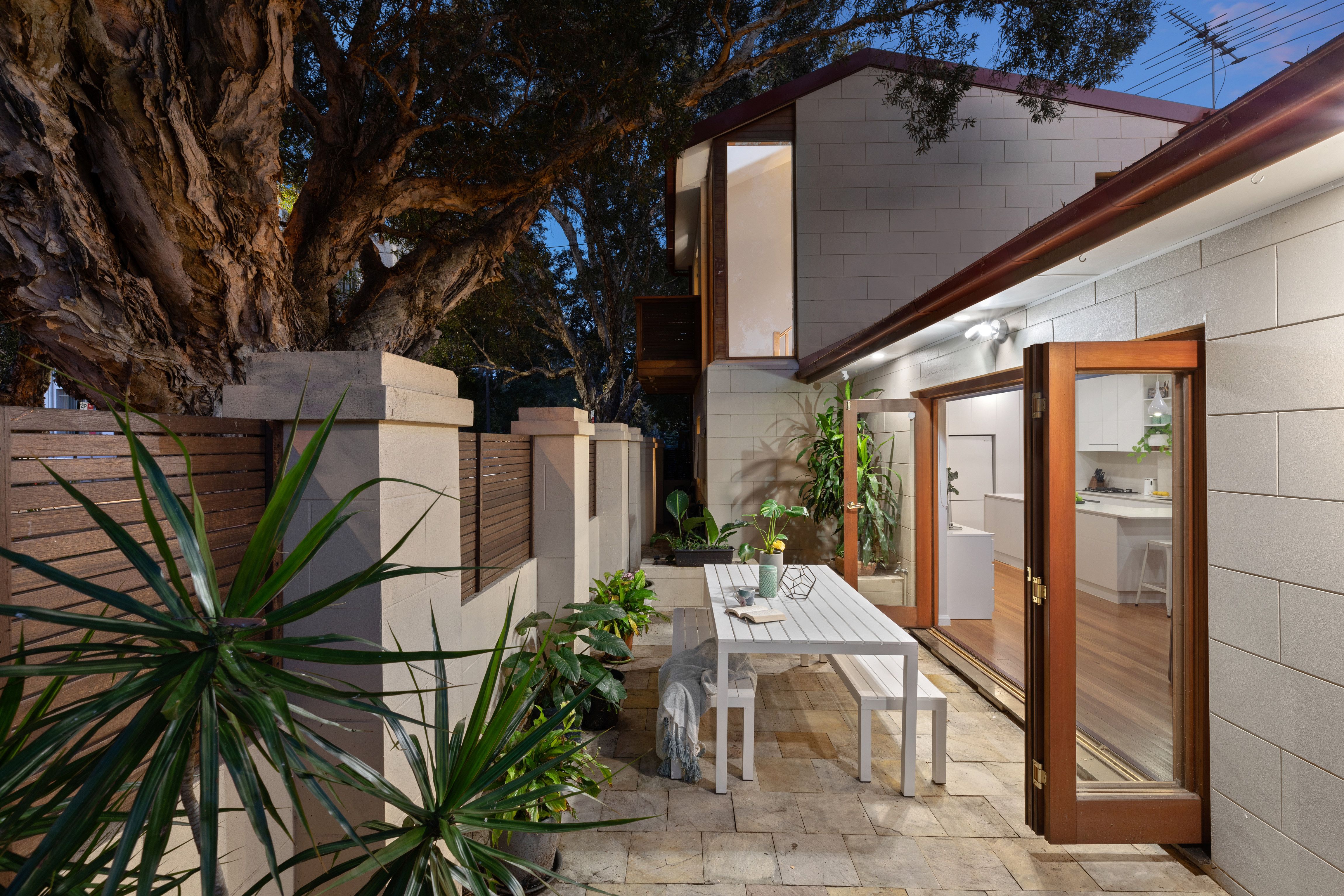 2 Parkers Lane, Erskineville, NSW 2043