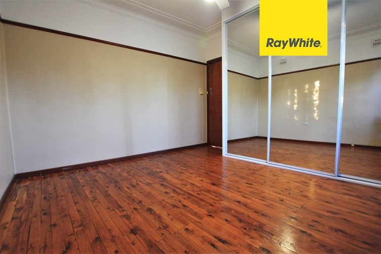 2 Genty Street, Campbelltown, NSW 2560