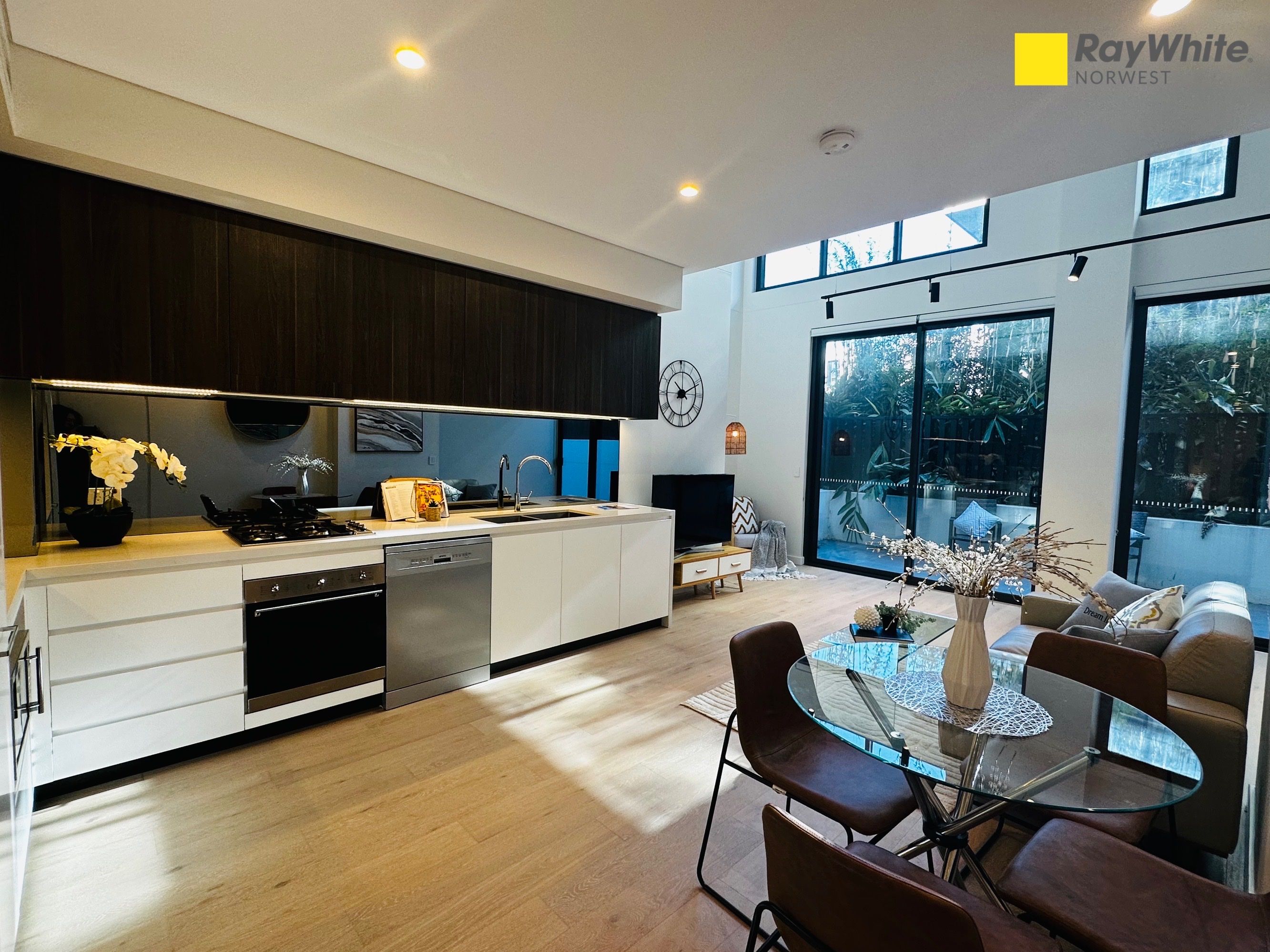 2 Burrendong Crescent, Rouse Hill NSW 2155
