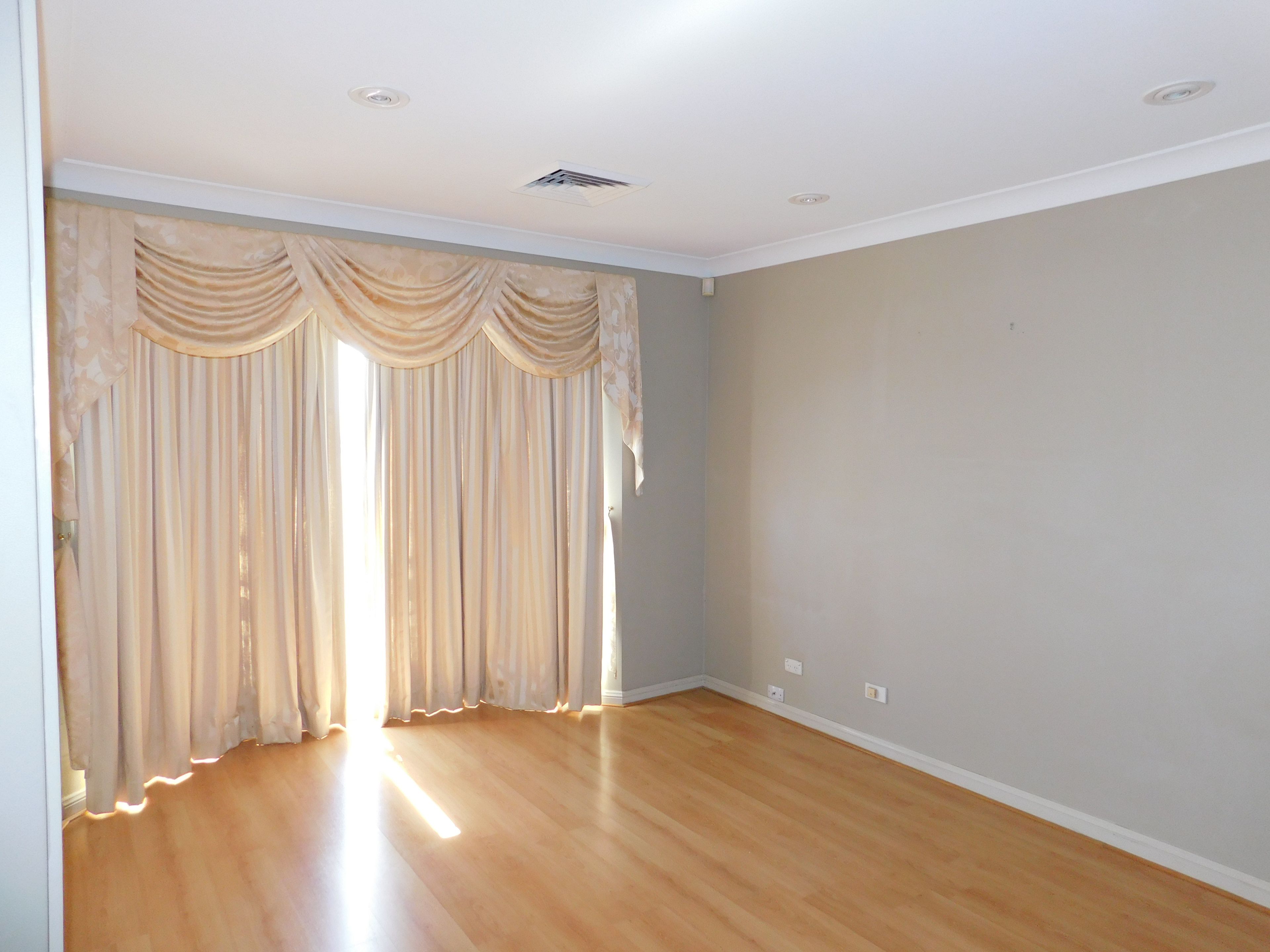 8 Moreton Close, Hinchinbrook, NSW 2168