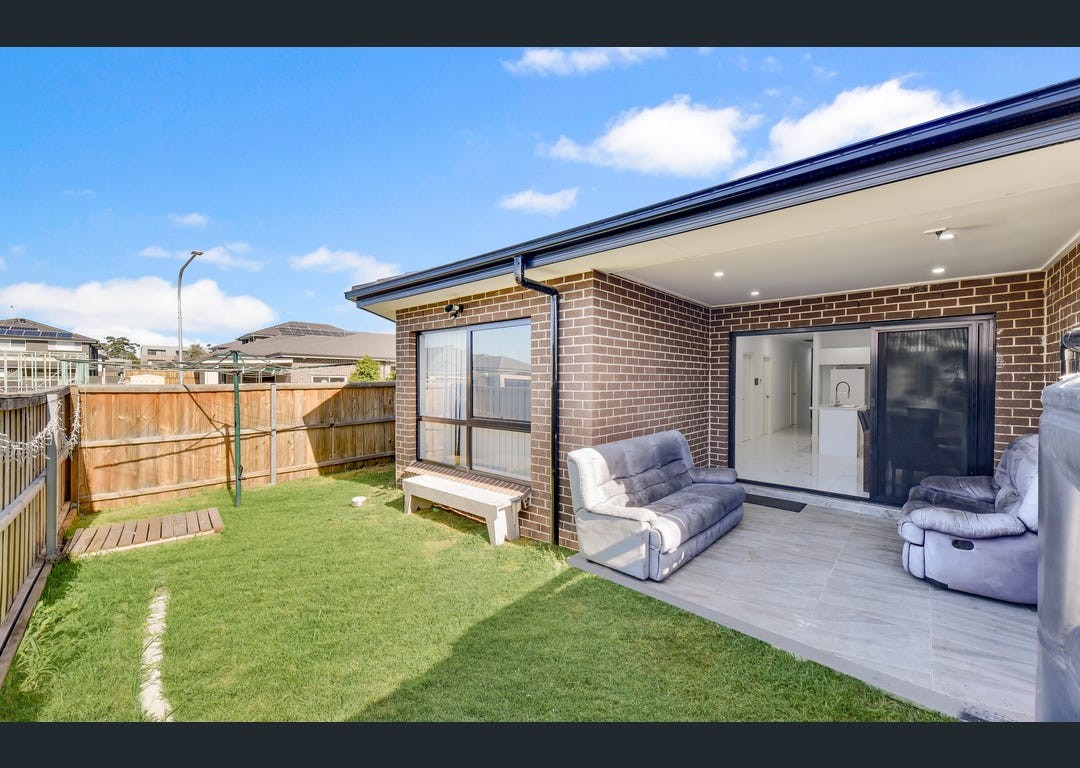 20 Dowie Drive, Claymore, NSW 2559
