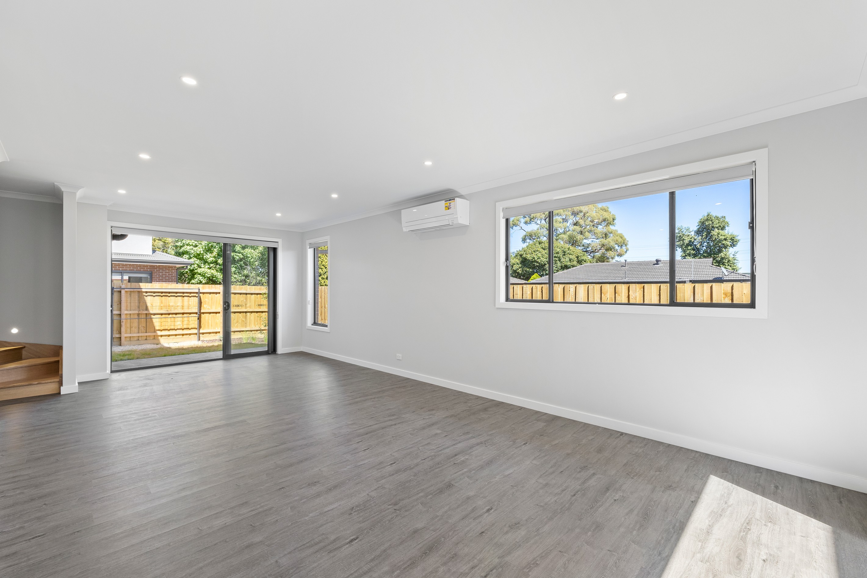 2/3 Tinarra Court, Kilsyth, VIC 3137