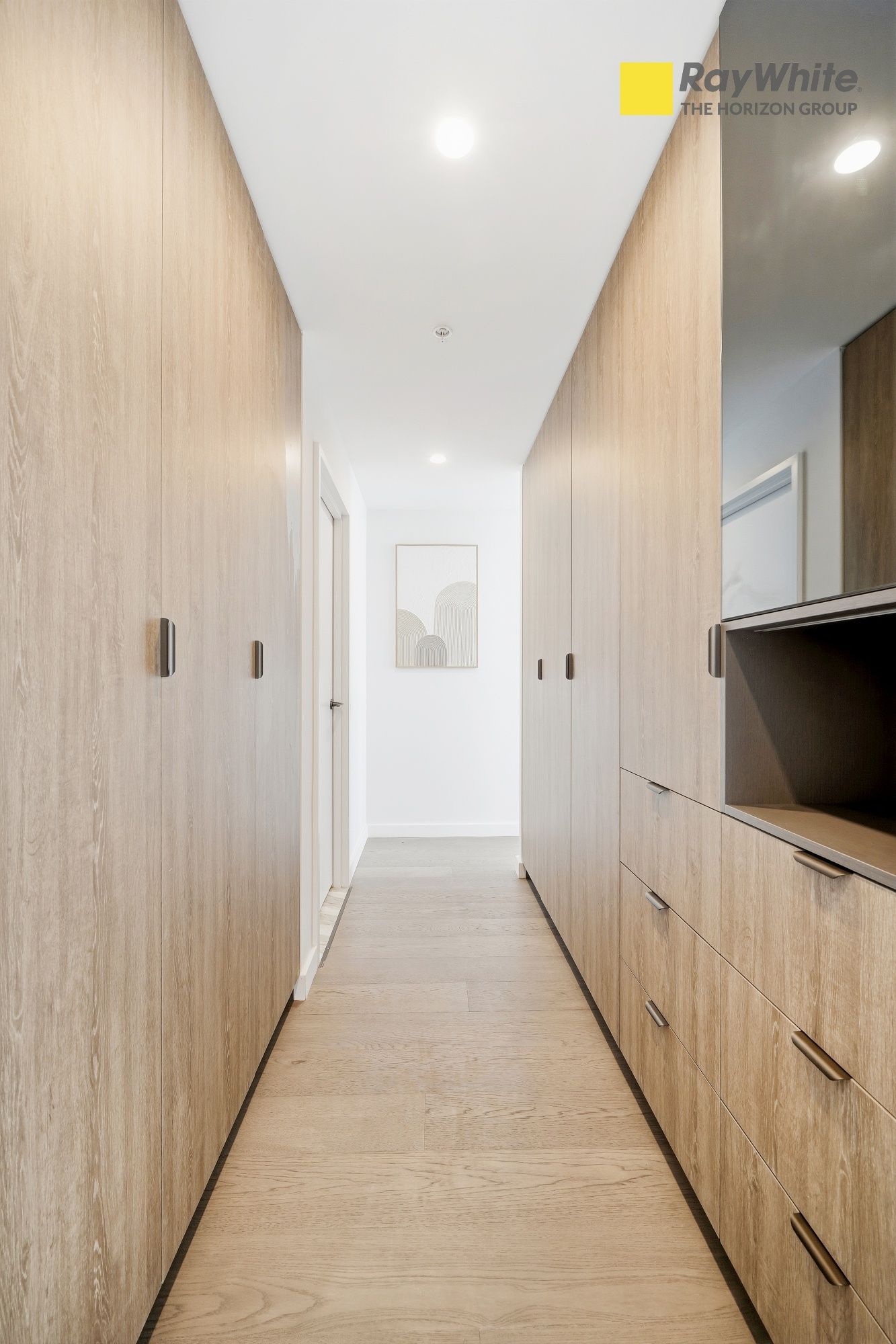 1407/8 Hinchcliffe — photo 10 of 27