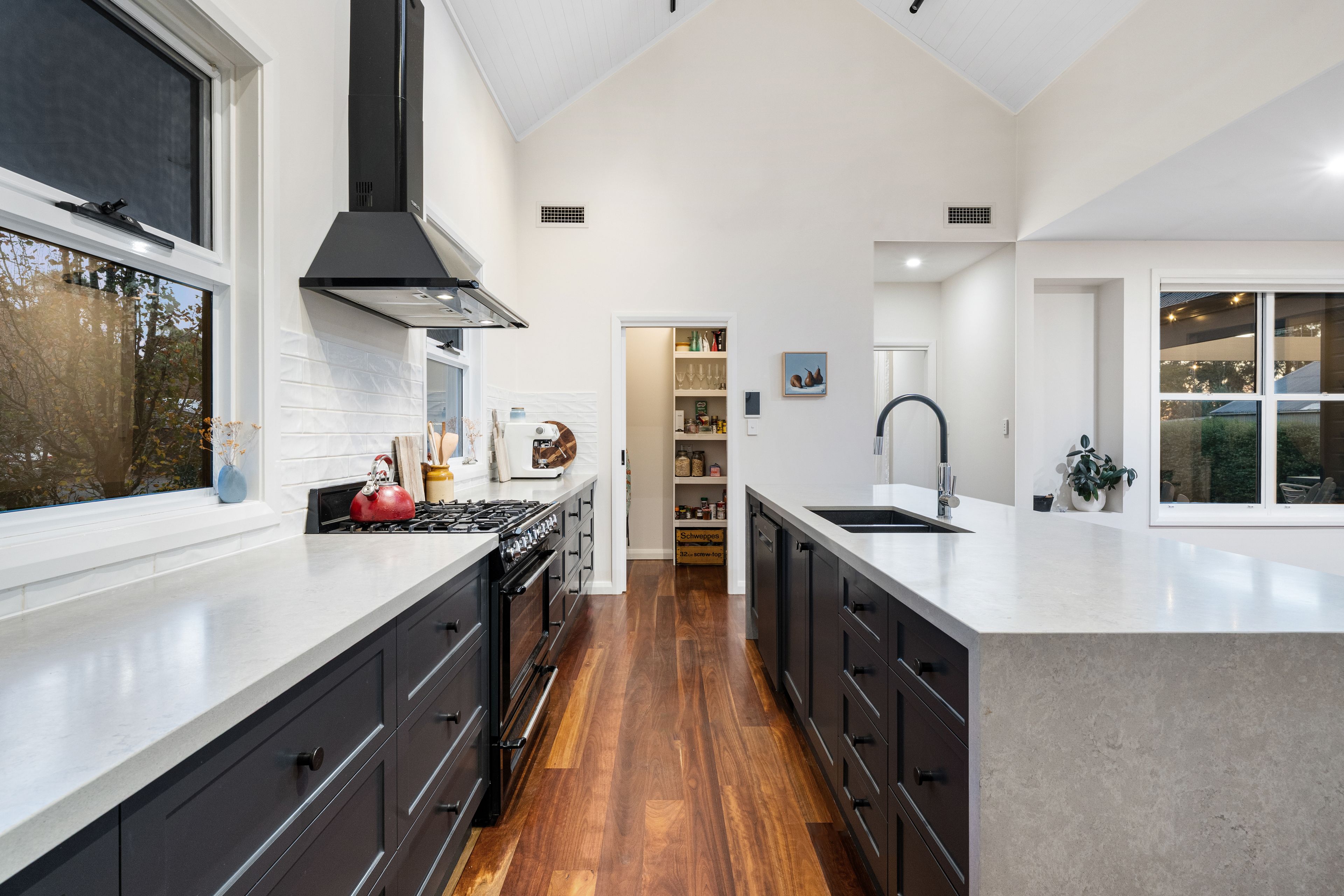 86 Cork Street — photo 4 of 26