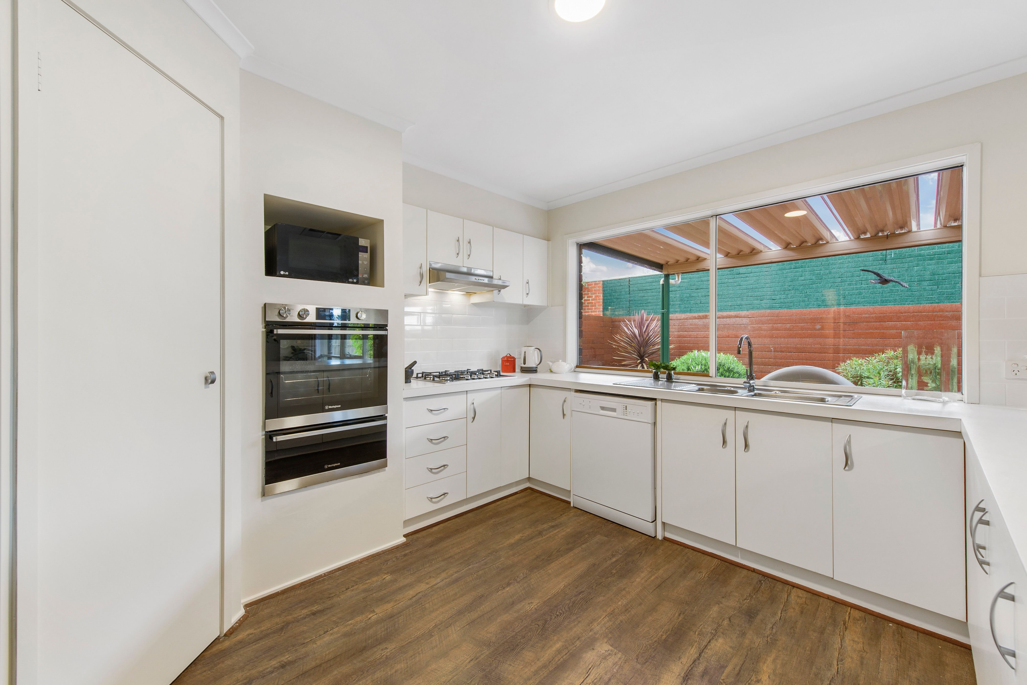11 Lynne Court, Taylors Lakes, VIC 3038