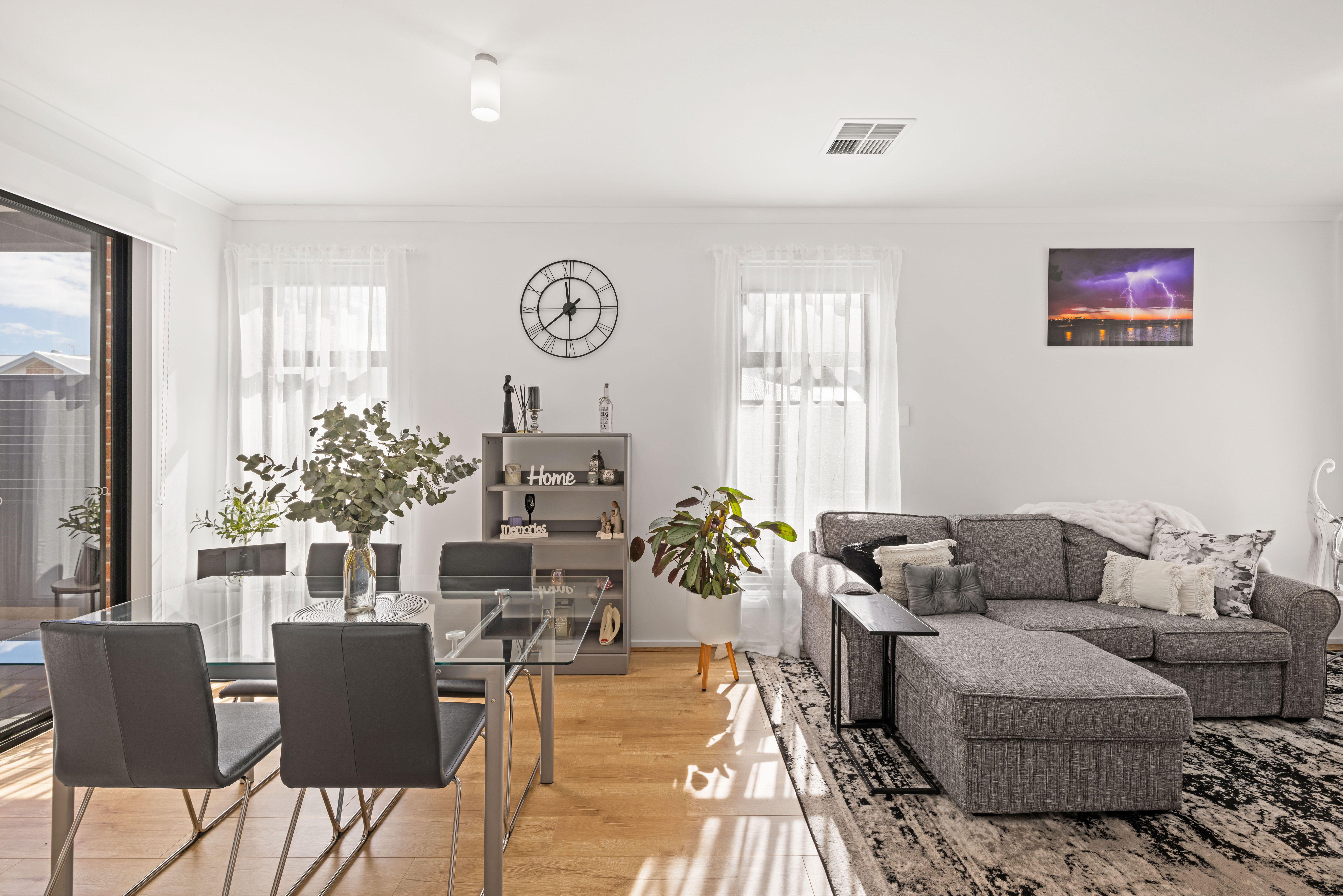 94A Florence Avenue — photo 4 of 22