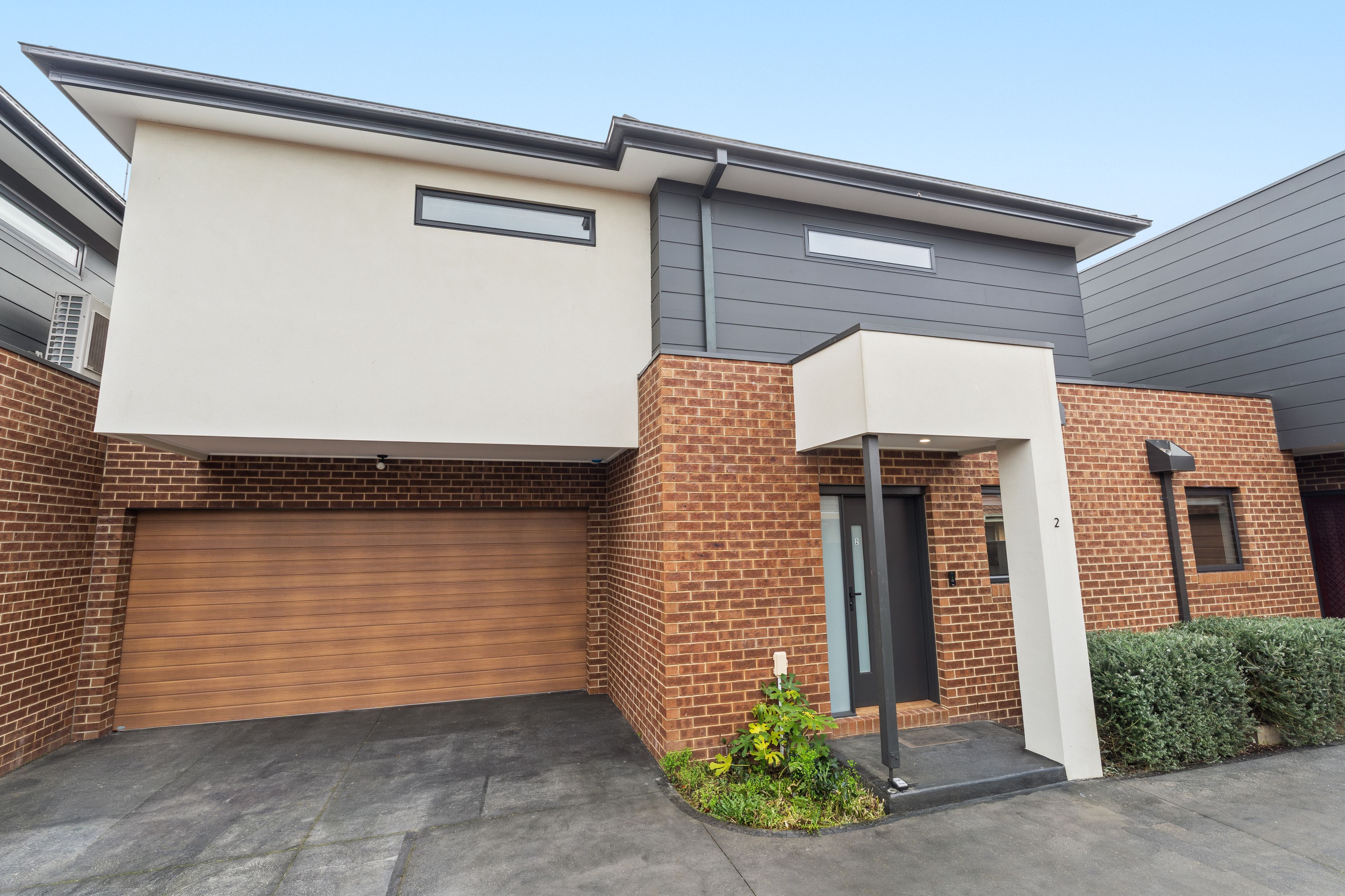2/40 Eisenhower Street, Reservoir, VIC 3073