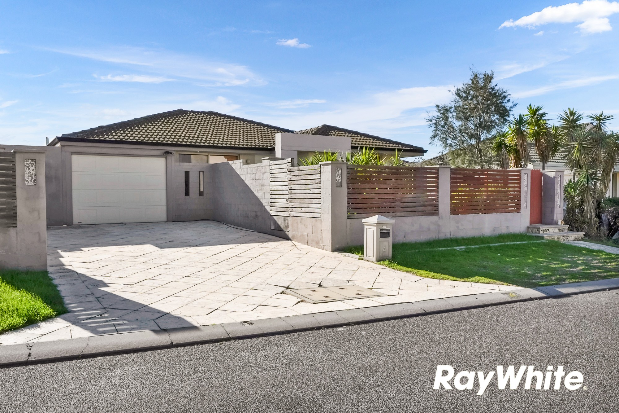 4 Blackbird Glen, Quinns Rocks, WA 6030