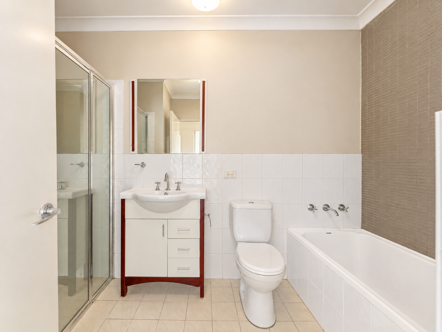 29/41 woodhouse Drive — photo 13 of 14